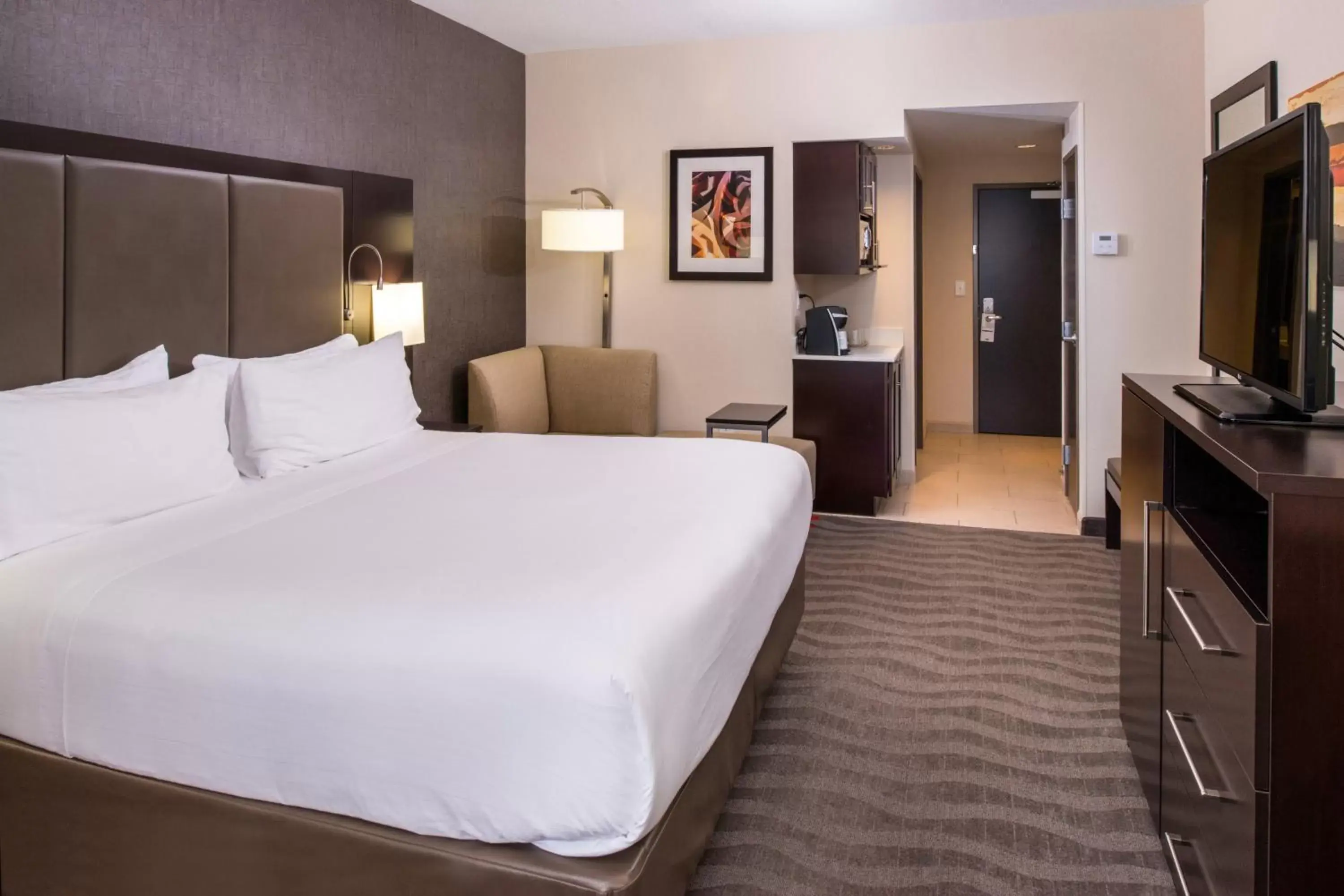 Photo of the whole room, Bed in Holiday Inn Express & Suites Monroe, an IHG Hotel