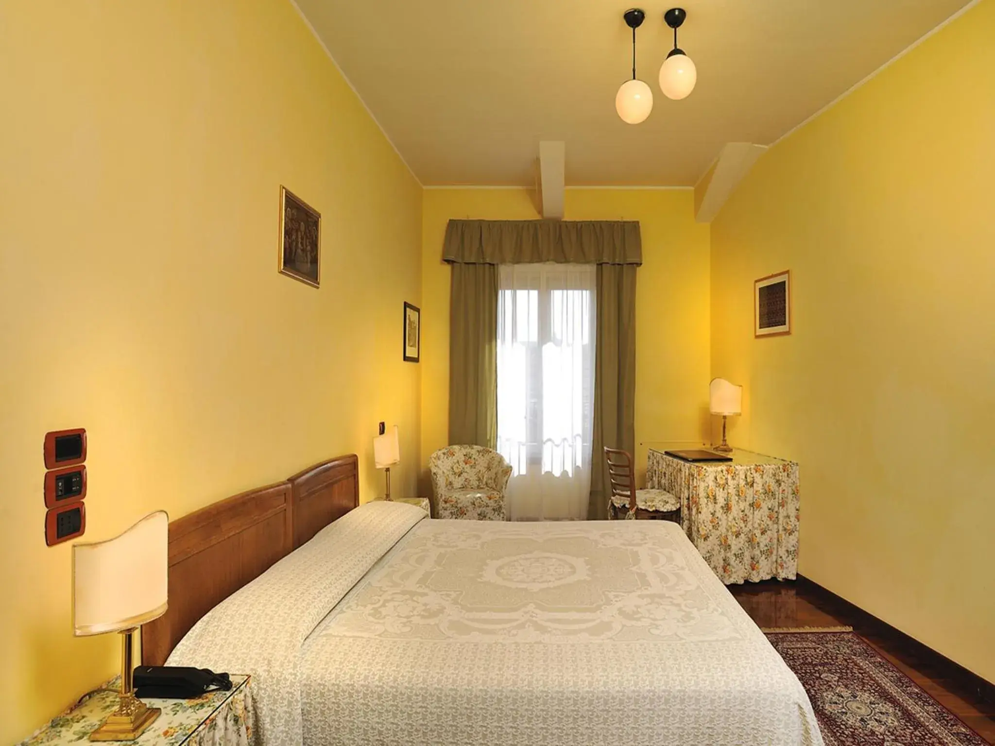 Photo of the whole room, Bed in Albergo San Domenico