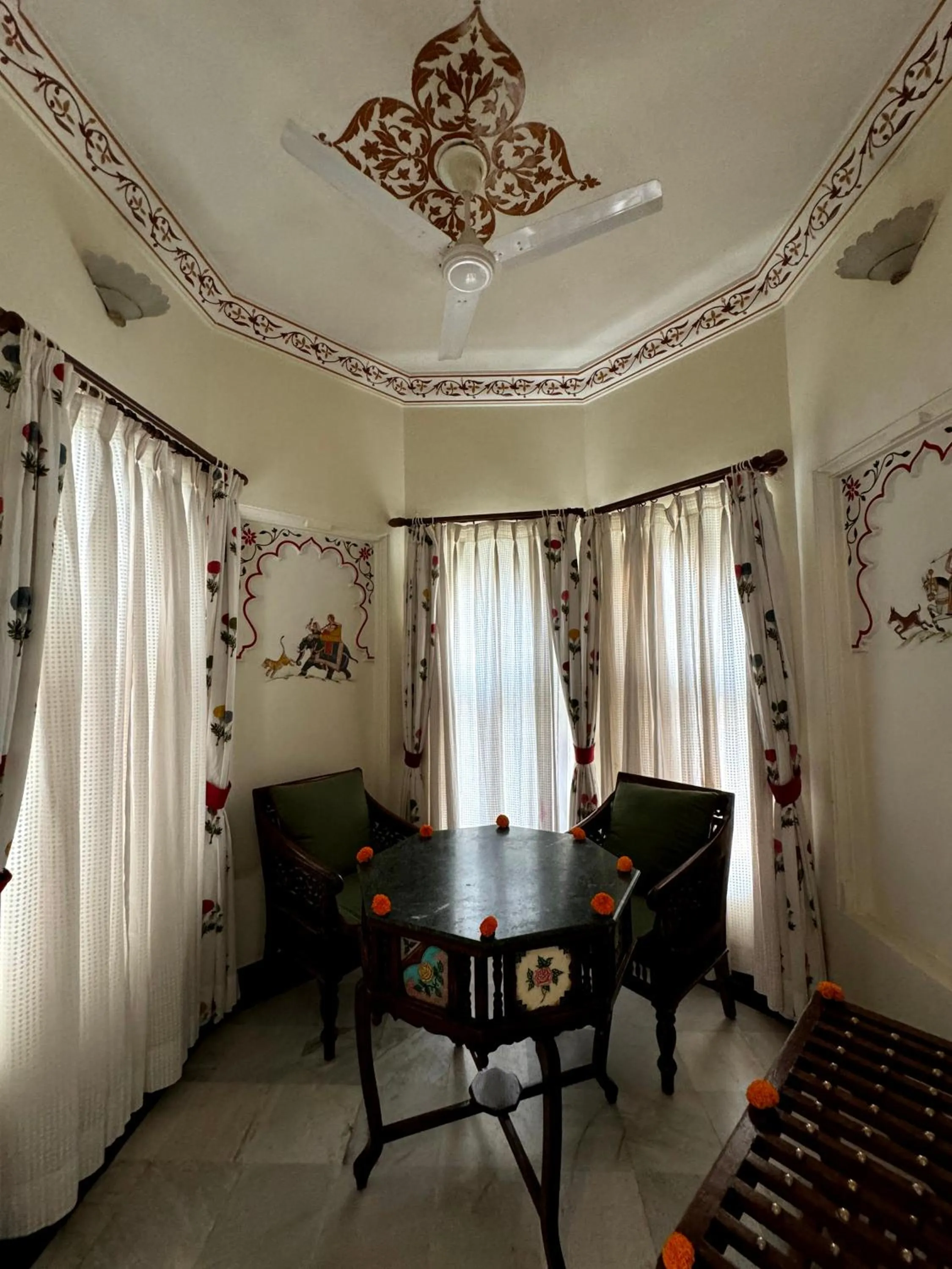 Seating area in Hotel Udai Kothi