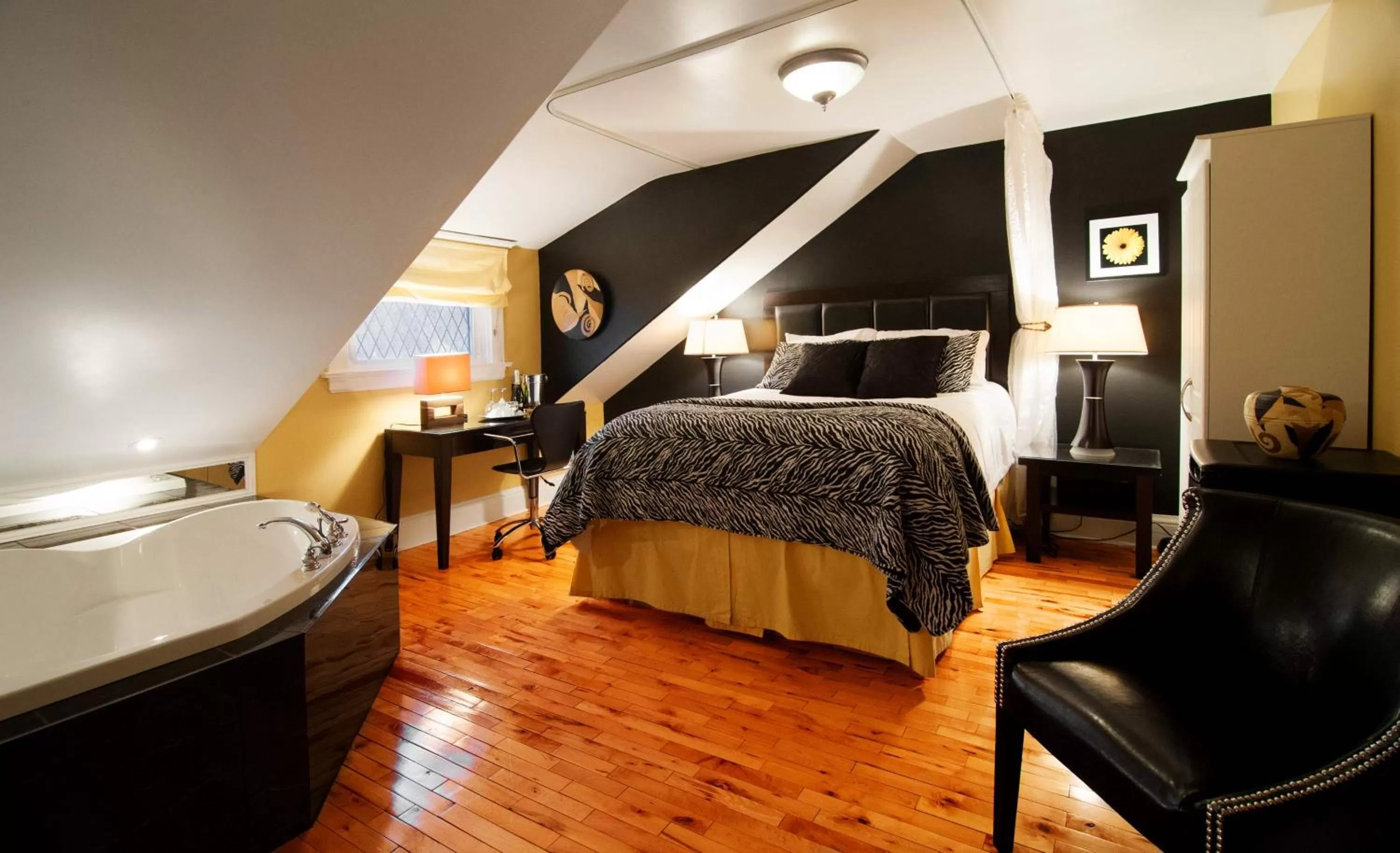 Bed in Leaside Manor