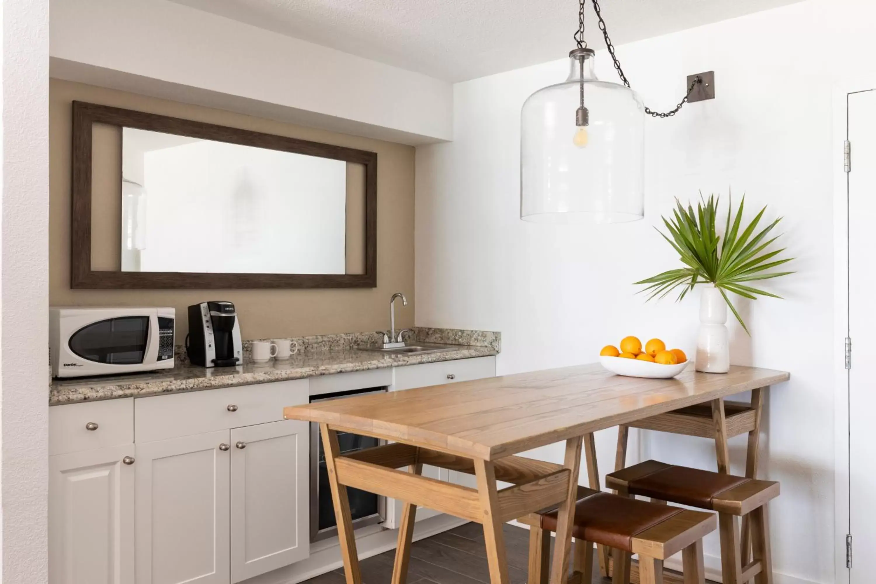 Kitchen or kitchenette, Kitchen/Kitchenette in Amara Cay Resort