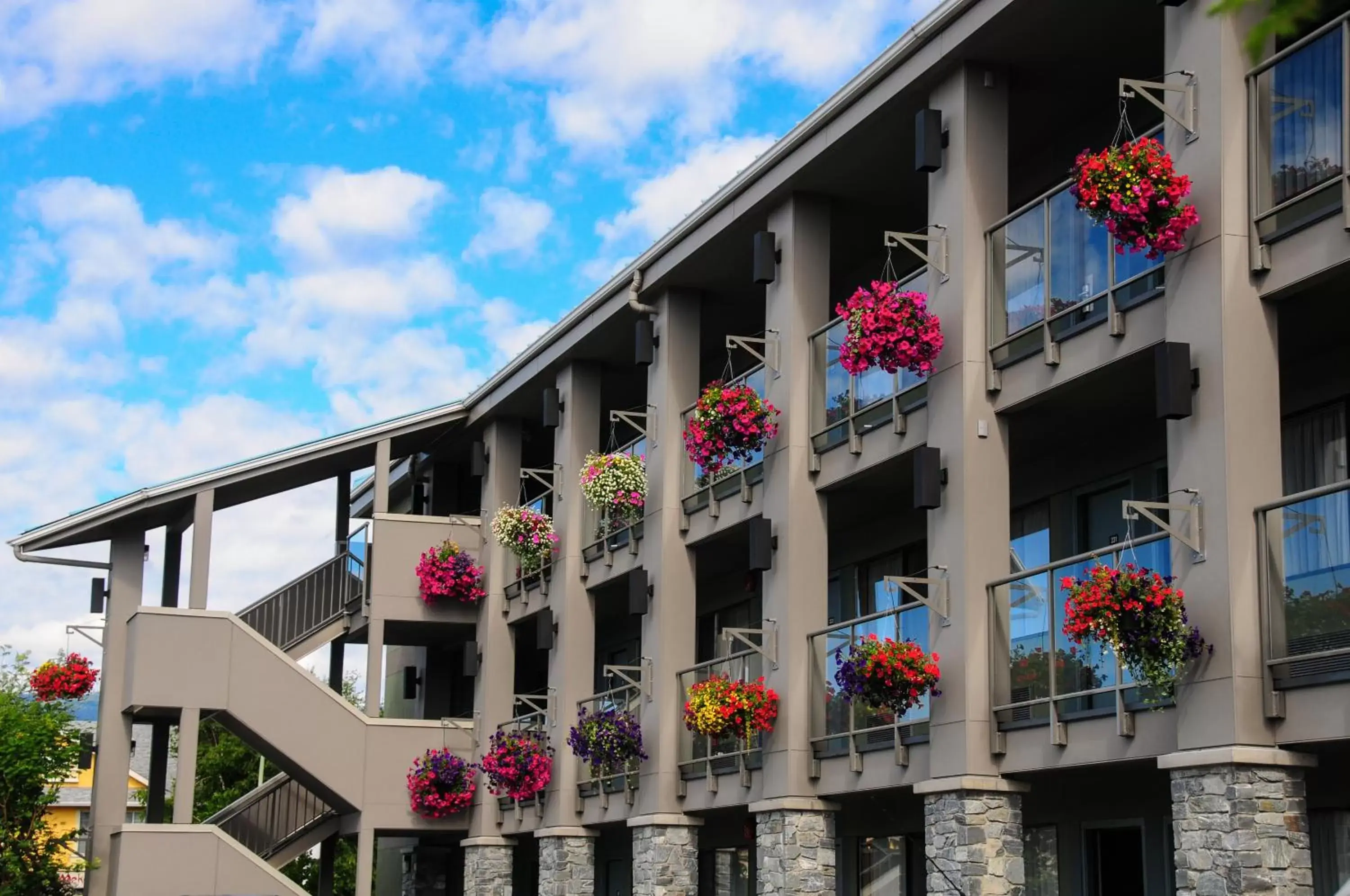 Facade/entrance, Property Building in Accent Inns Victoria