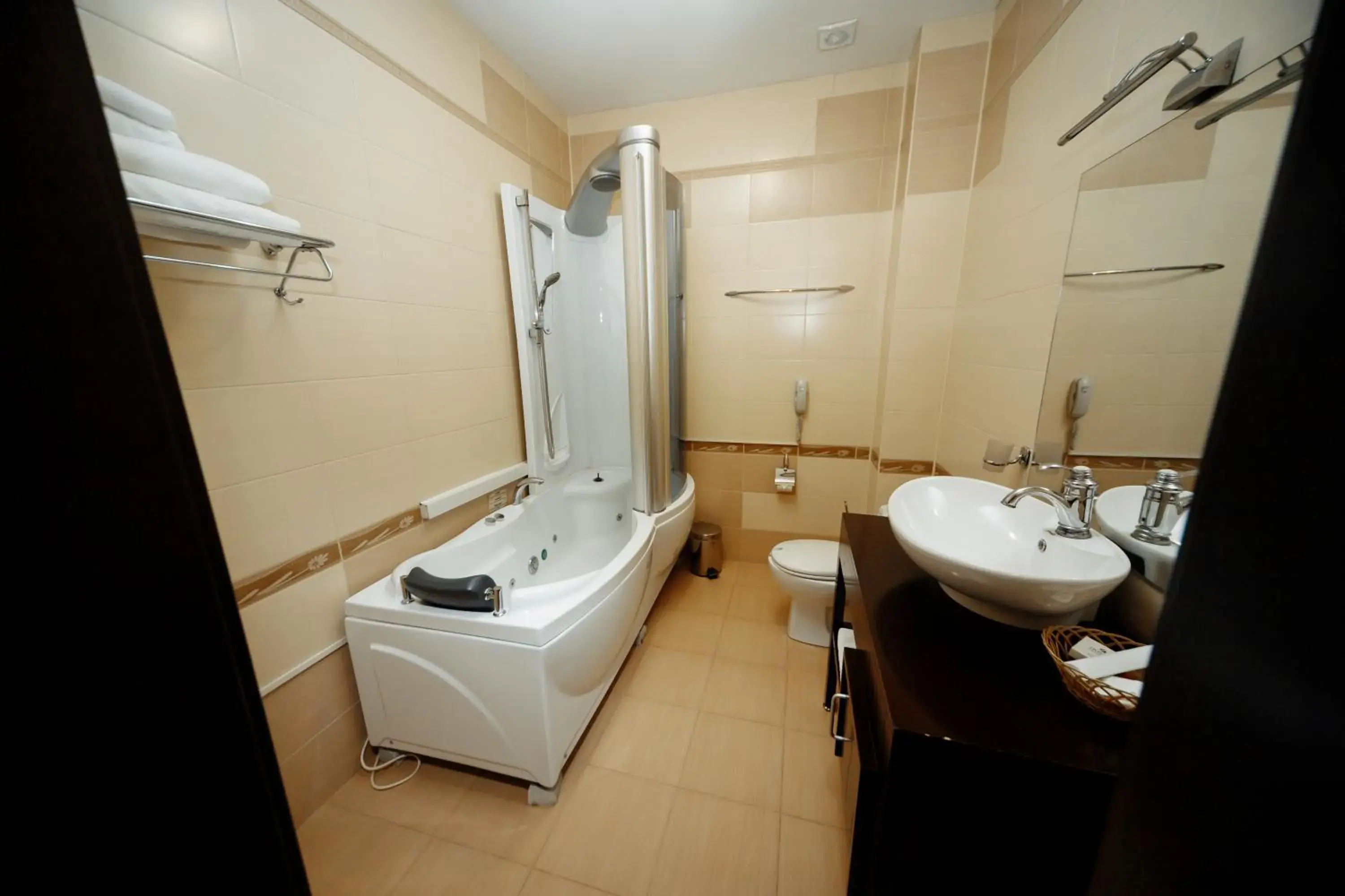 Bathroom in Club Royal Park