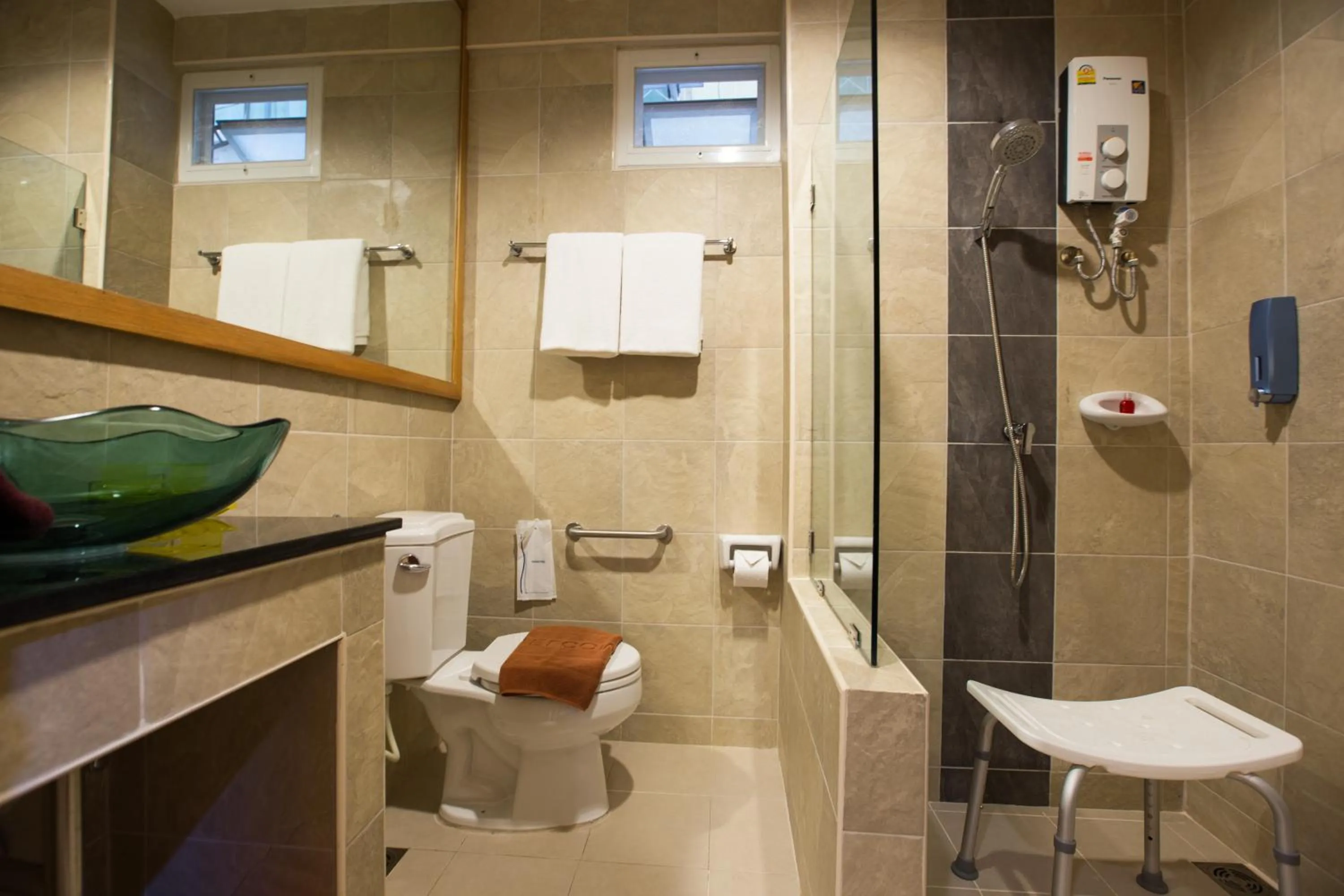 Bathroom in Tee Pak Dee Resident Phuket