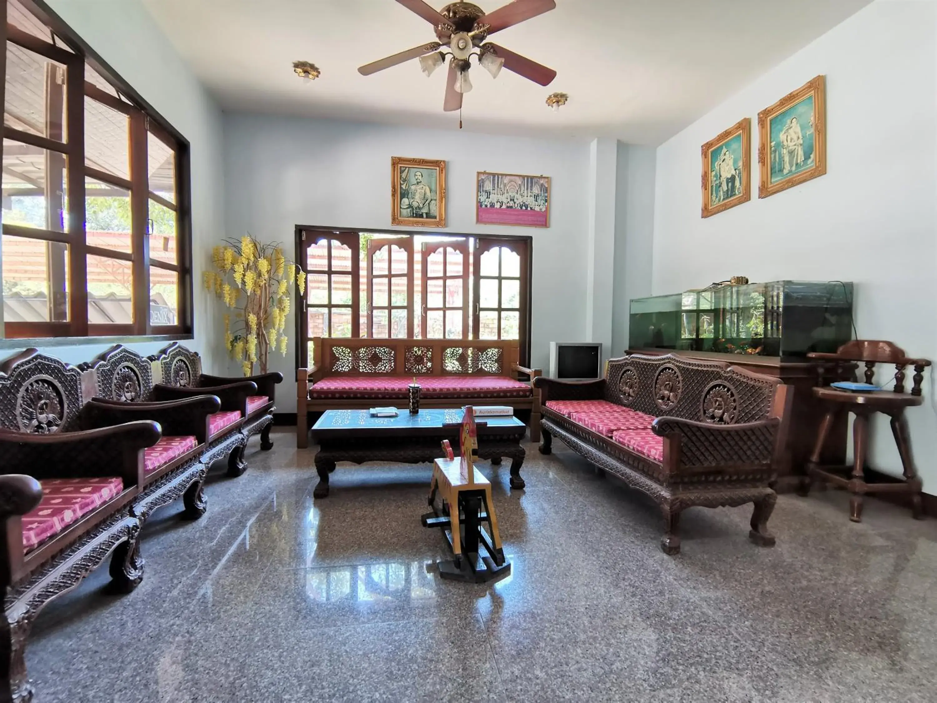 Lobby or reception, Seating Area in Holiday Villa Hotel