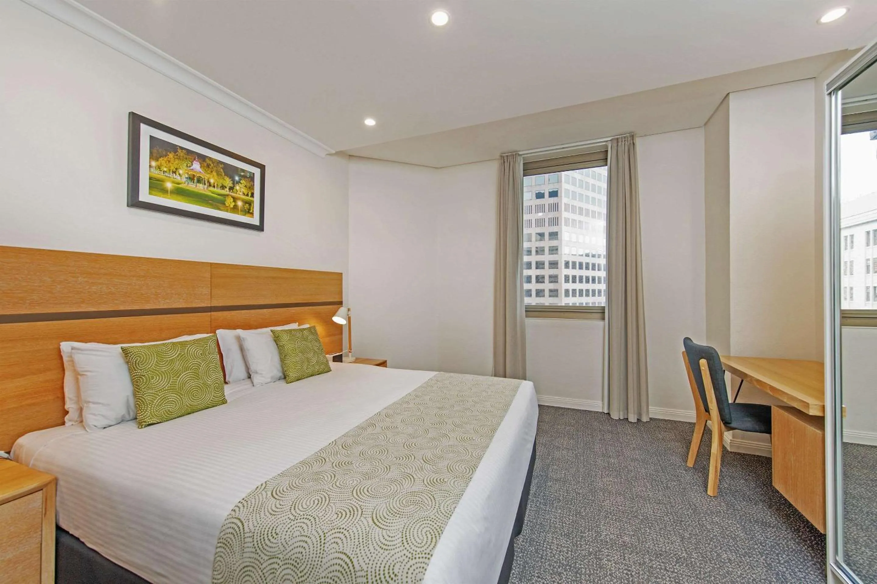 Photo of the whole room, Bed in Quality Apartments Adelaide Central