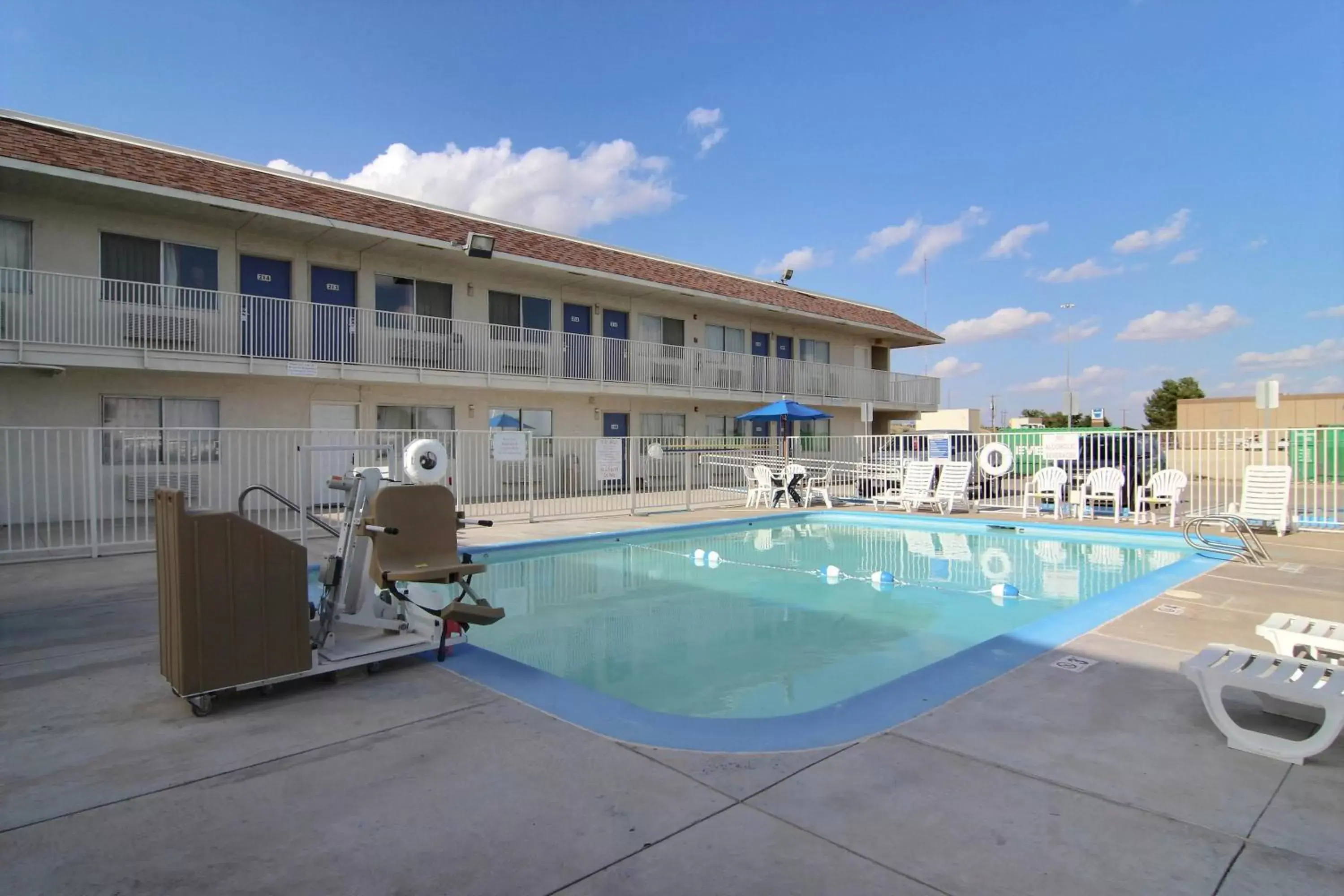 Facade/entrance, Swimming Pool in Motel 6-Odessa, TX