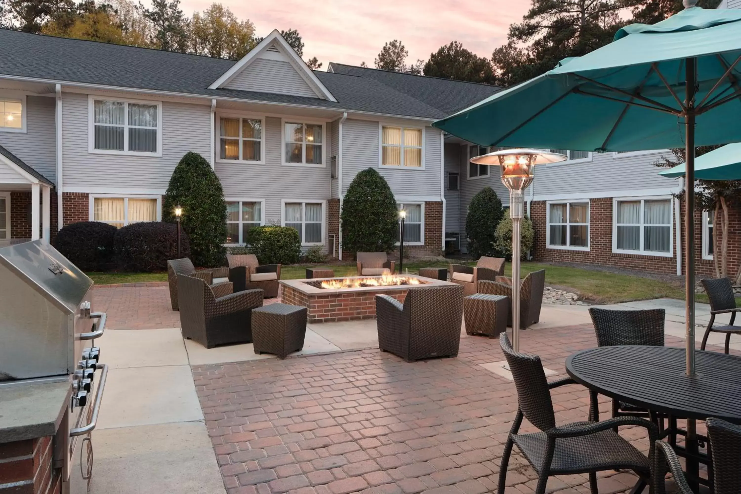 Property building, Restaurant/Places to Eat in Residence Inn Pinehurst Southern Pines