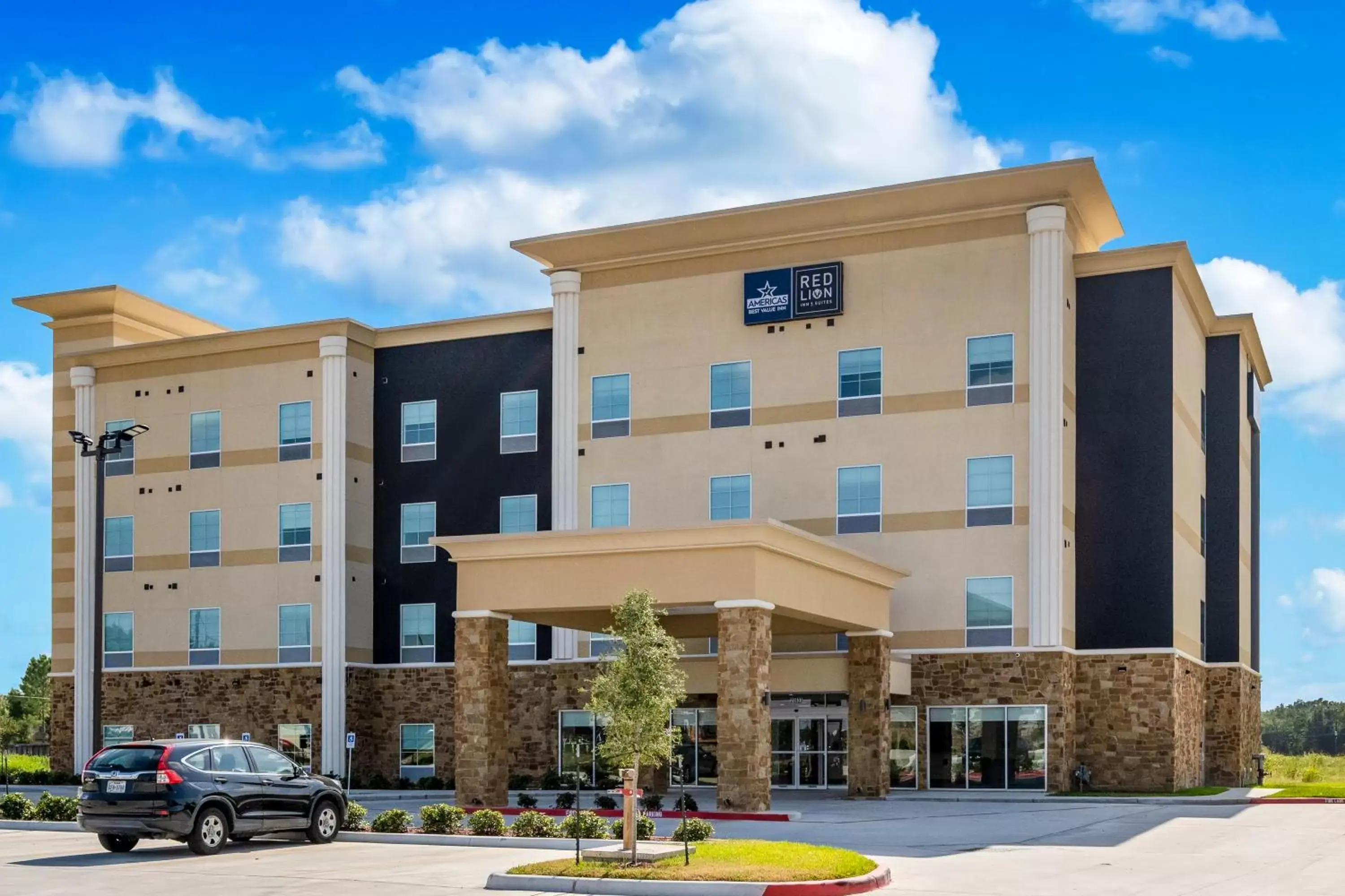 Facade/entrance, Property Building in Red Lion Inn & Suites Katy