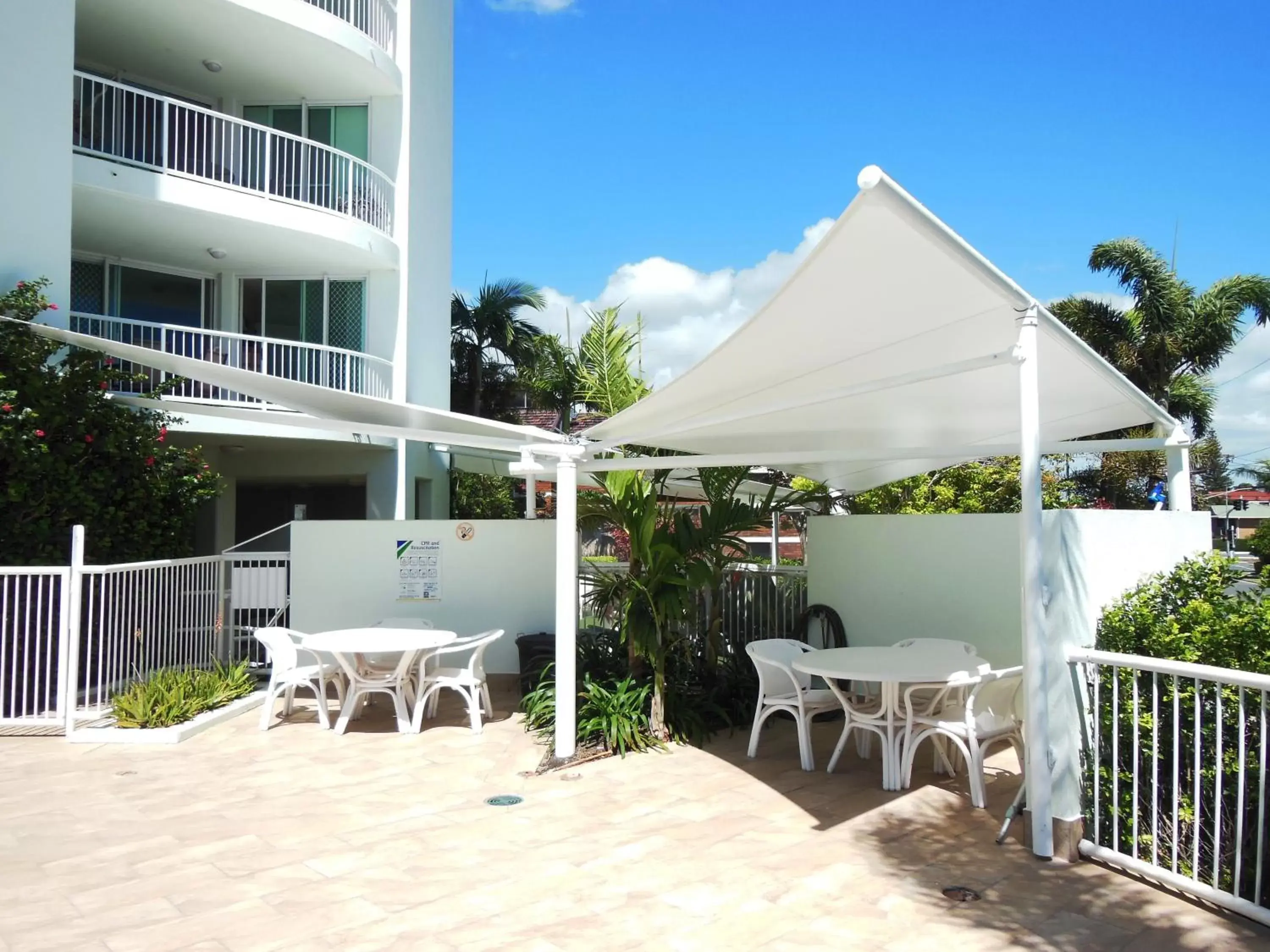 Facade/entrance in Crystal Bay On The Broadwater