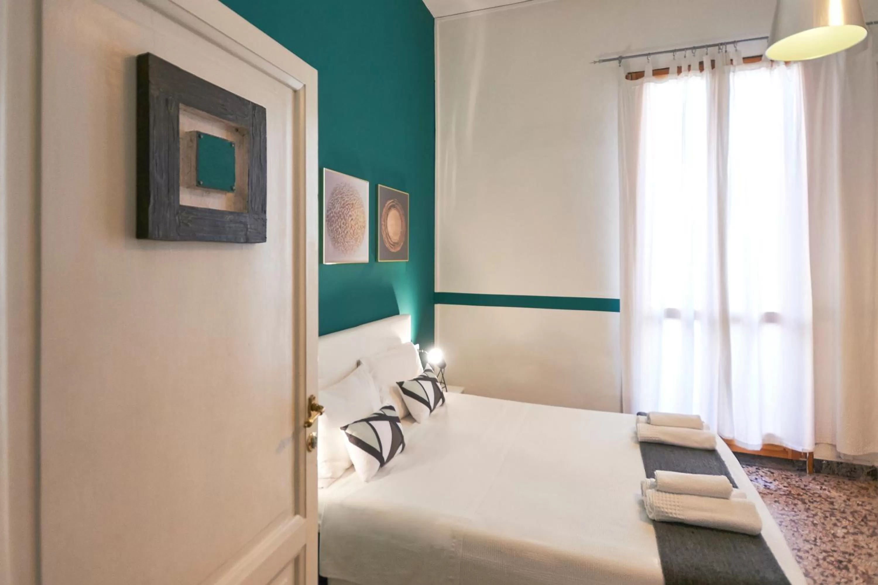 Bed in B&B In Centro