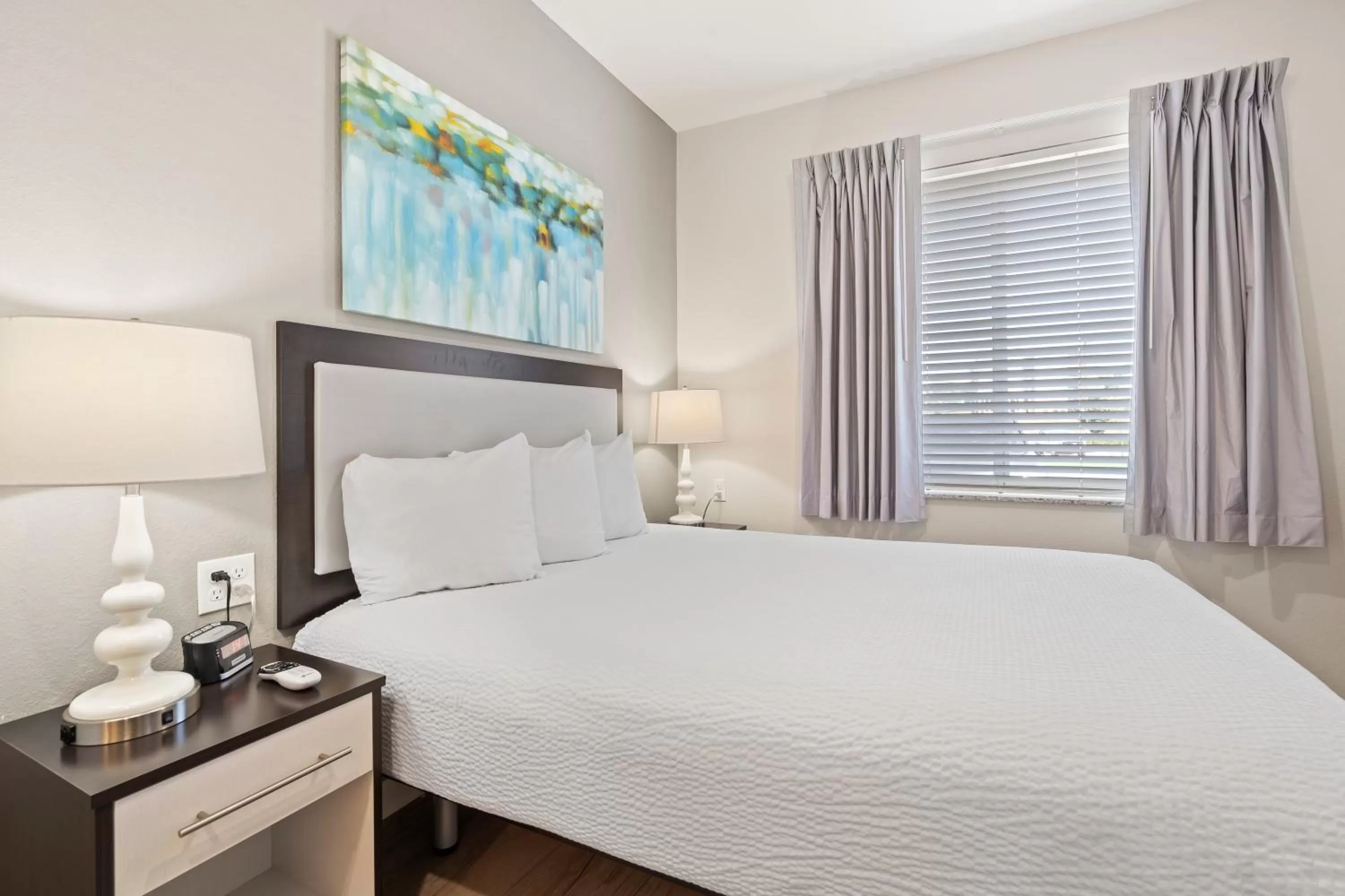 Bedroom, Bed in WaterWalk- Kansas City- Overland Park