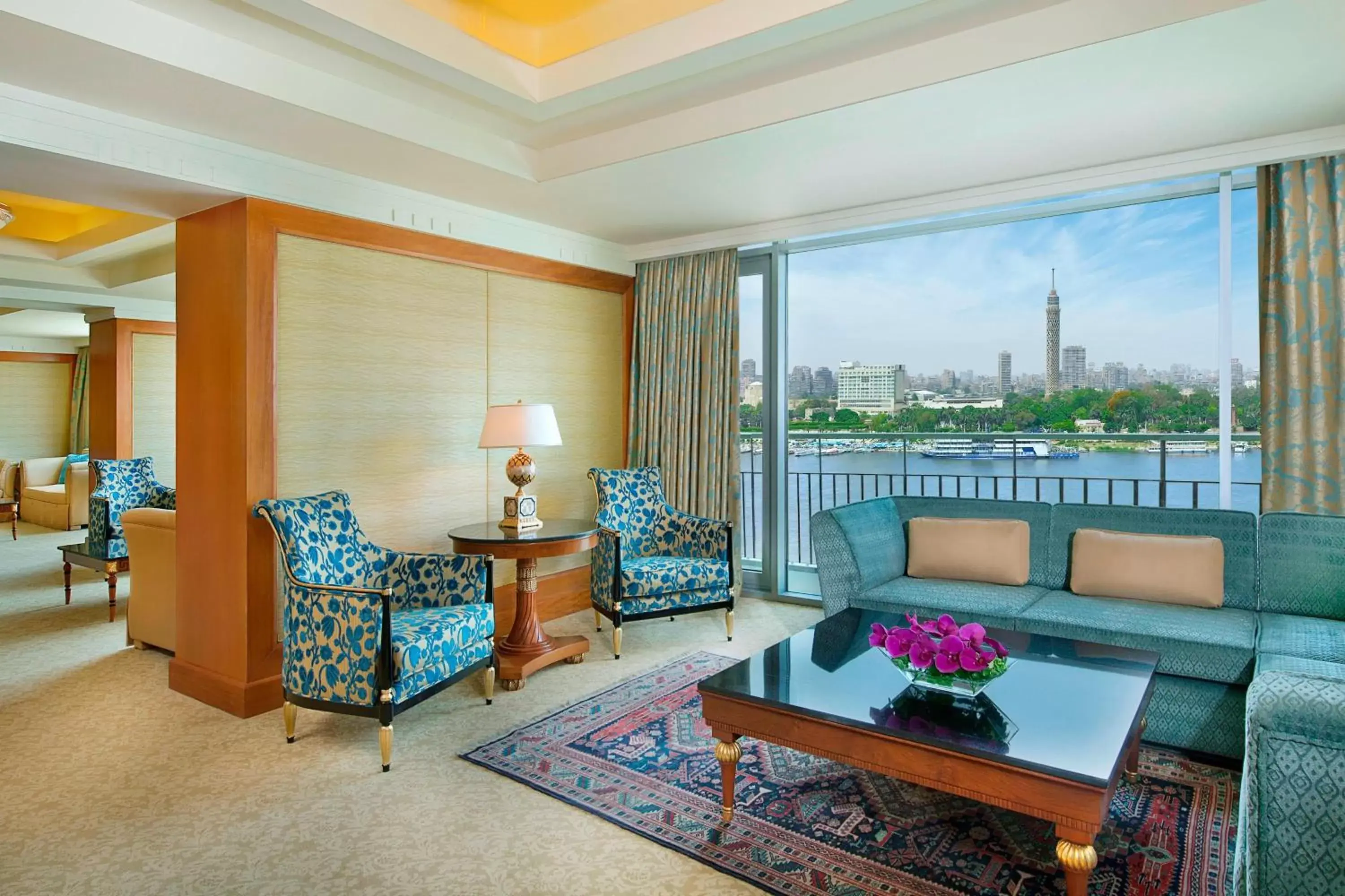 Living room, Seating Area in The Nile Ritz-Carlton, Cairo