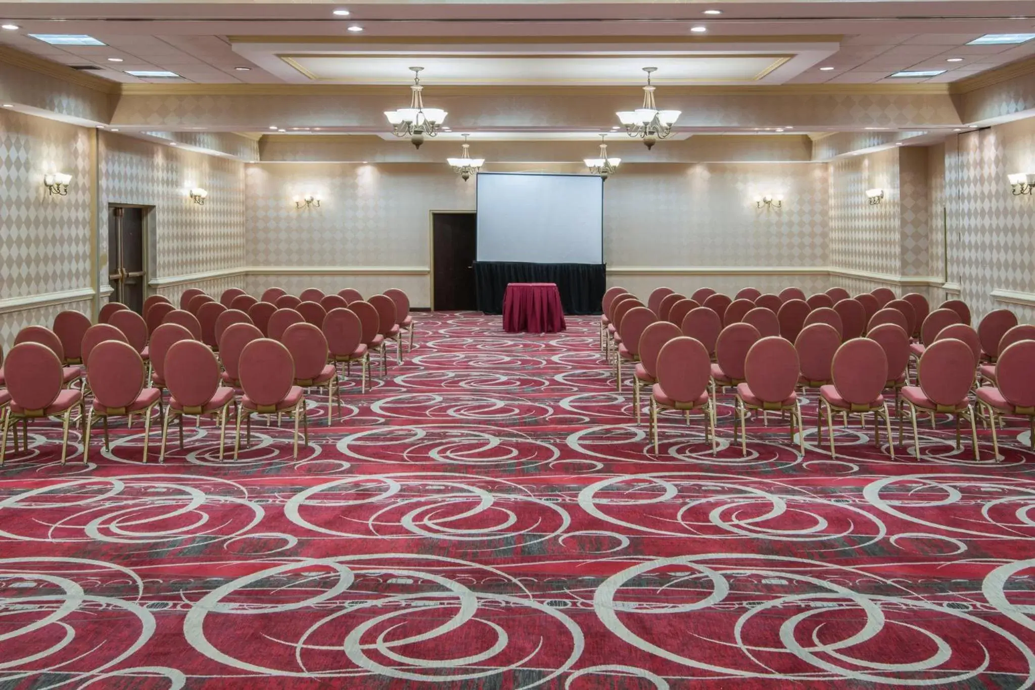 Meeting/conference room in Crowne Plaza Newark Airport, an IHG Hotel