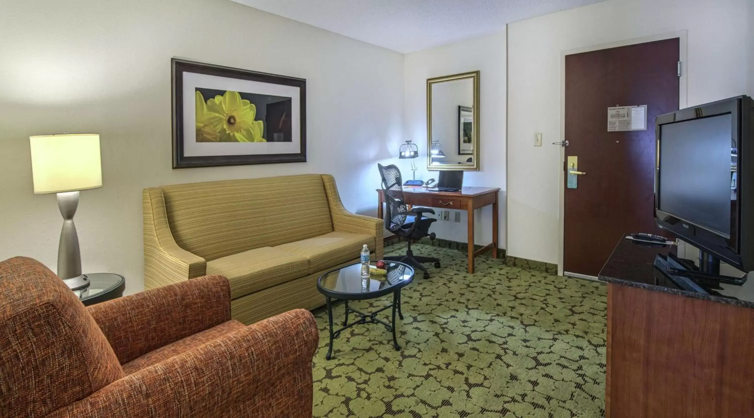 Bedroom, Seating Area in Hilton Garden Inn Auburn/Opelika