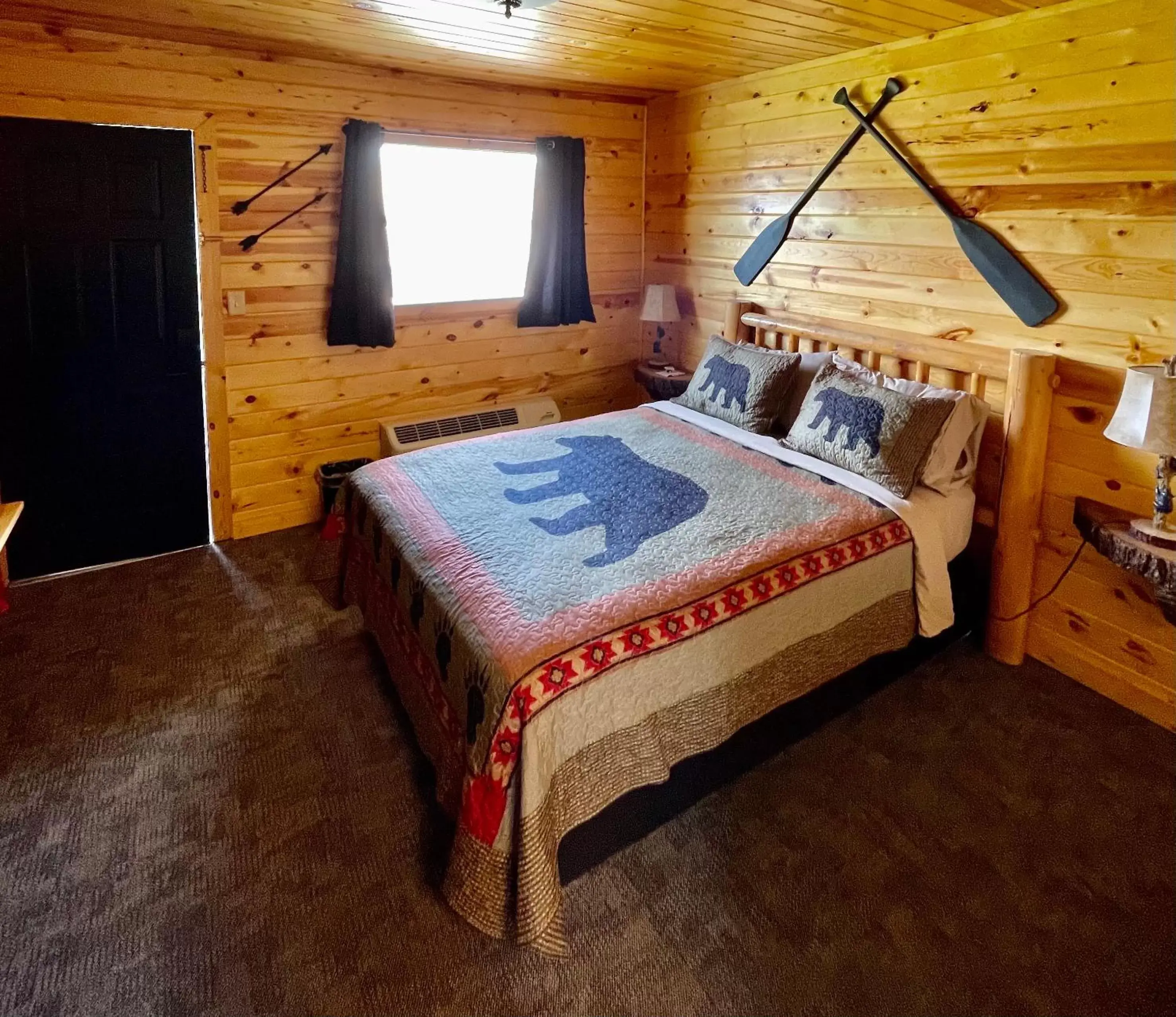 Bedroom, Bed in The Fishing Bear Lodge