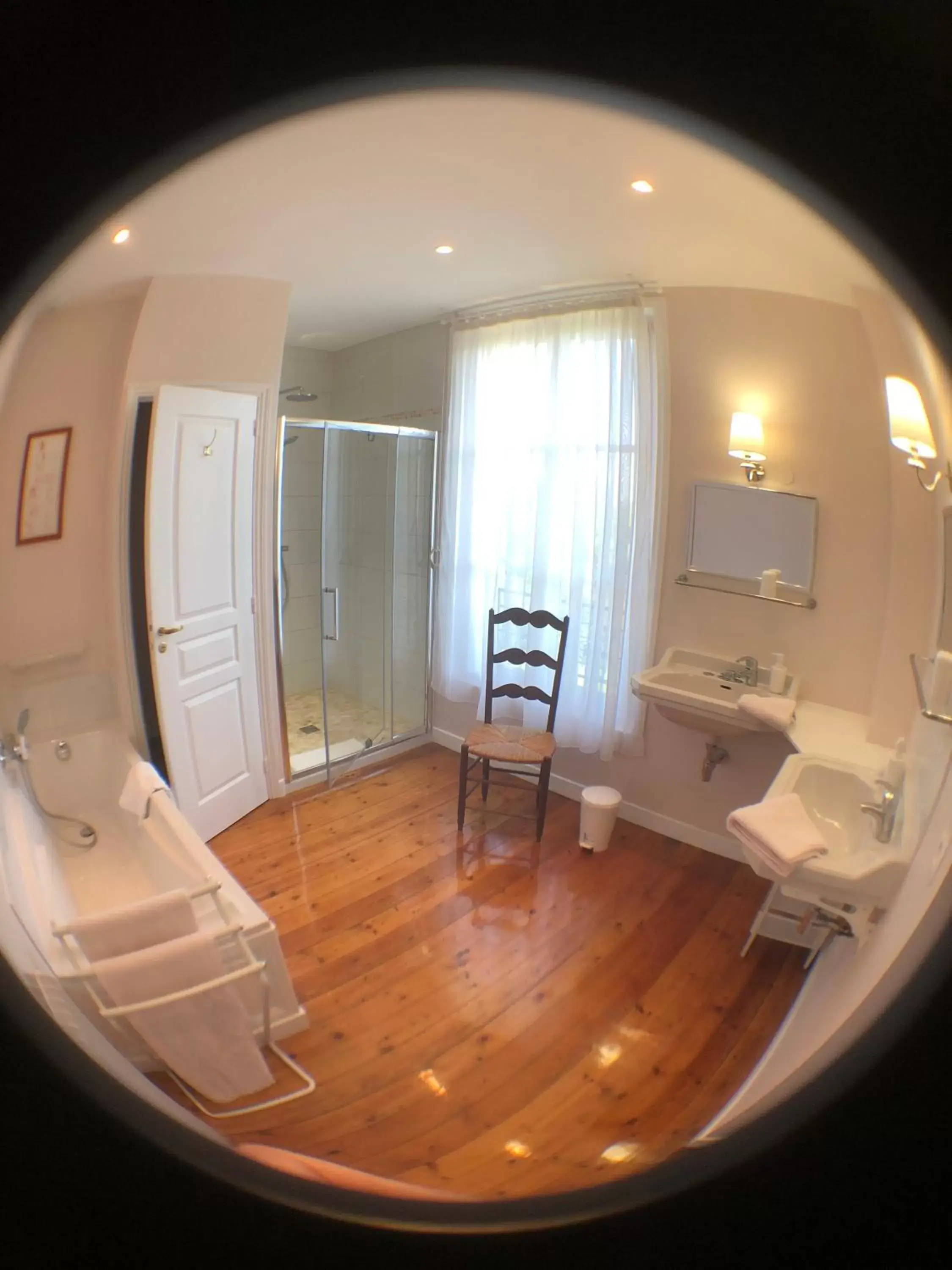 Bathroom, Seating Area in Chambres d'Hôtes Le Bas Manoir