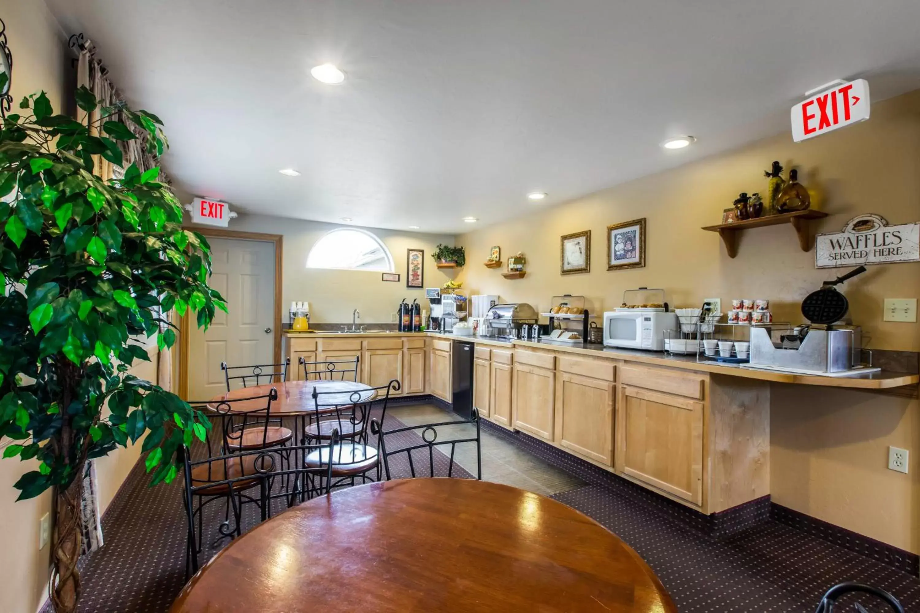 Restaurant/Places to Eat in Rodeway Inn Gunnison