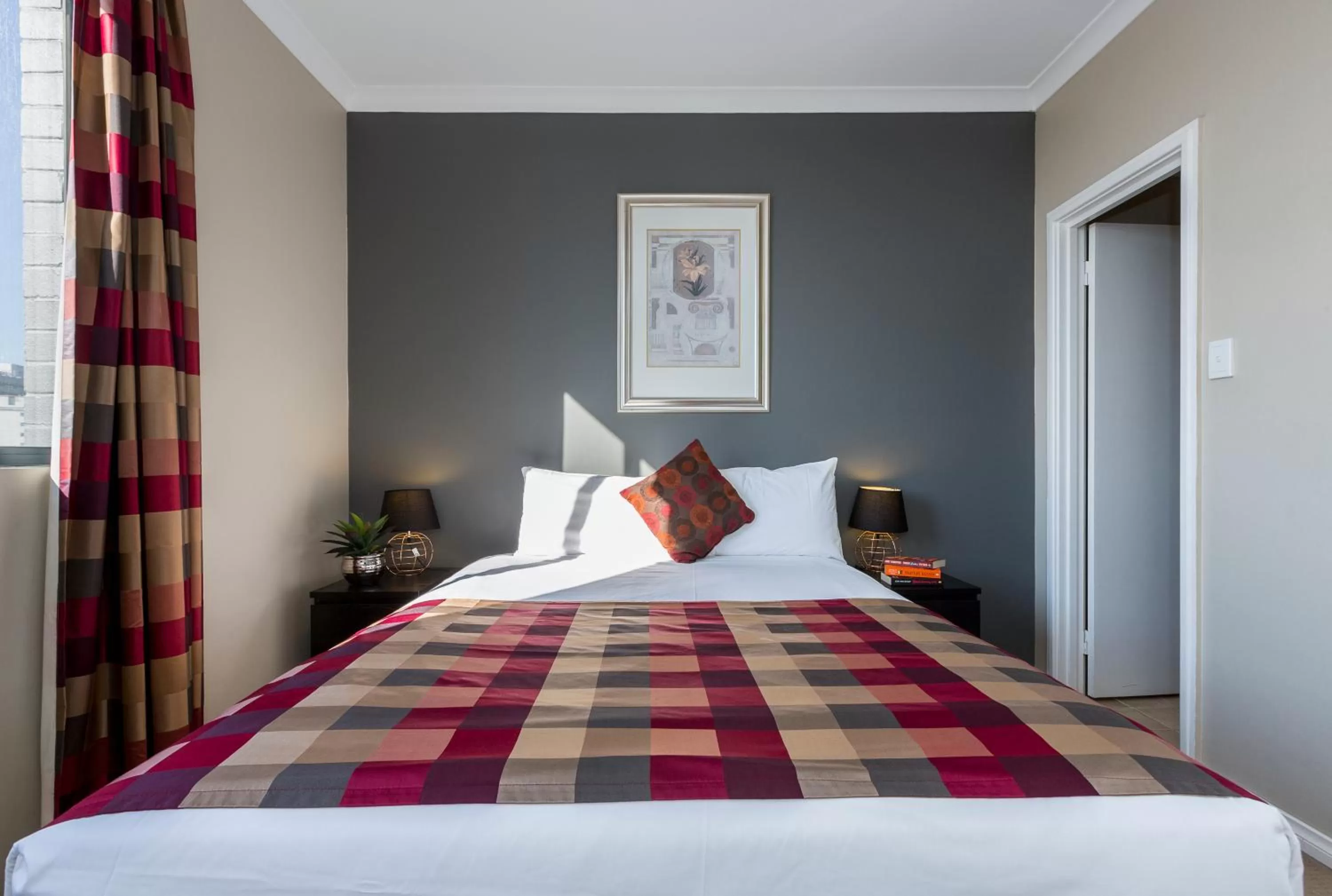 Other, Bed in Mont Clare Boutique Apartments