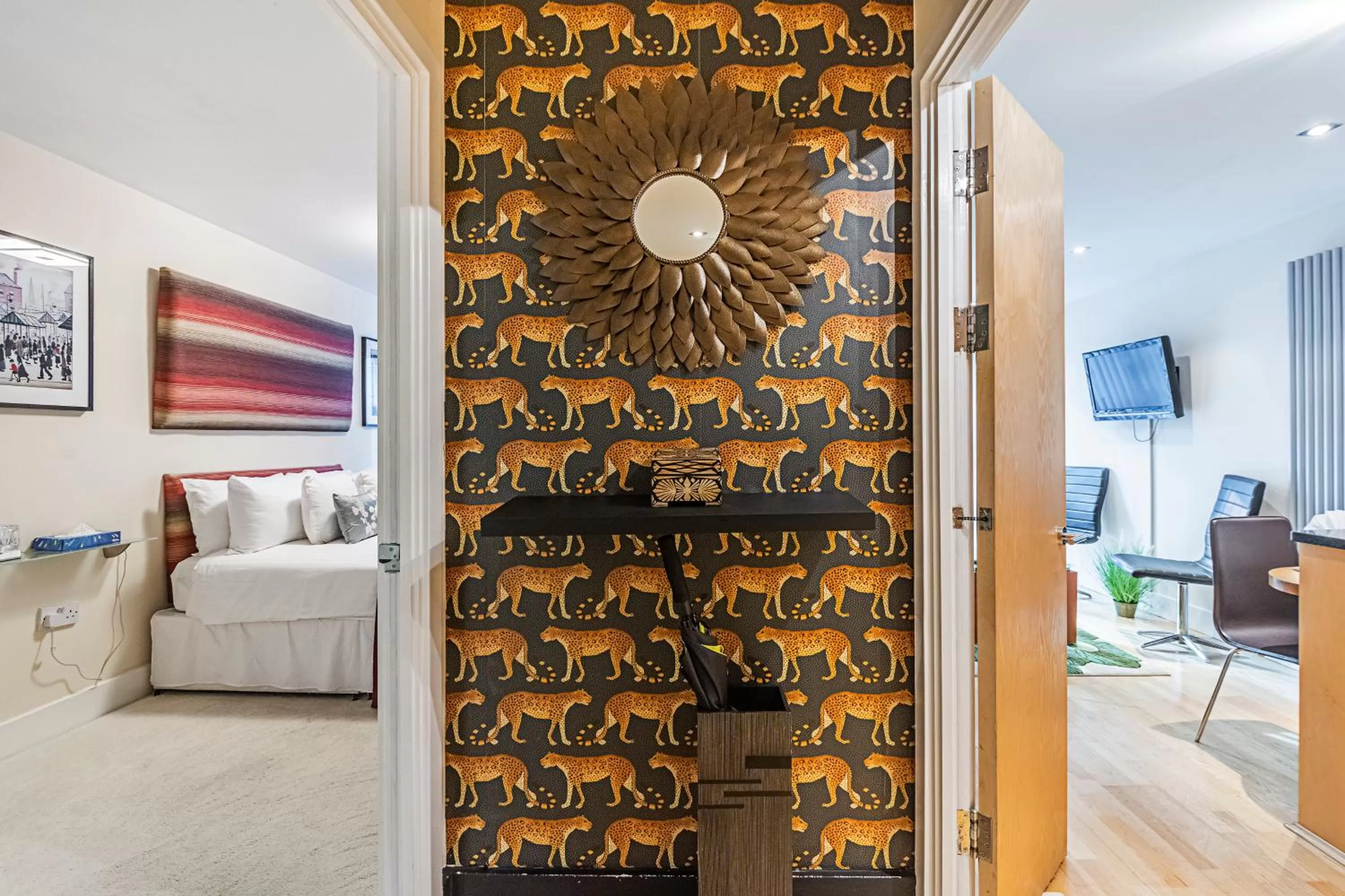 Facade/entrance, Bed in Canary Wharf - Luxury Apartments