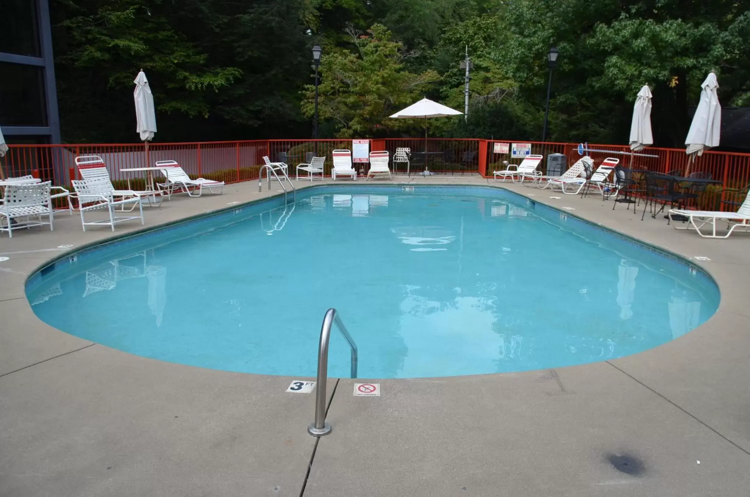 Swimming Pool in Zoders Inn and Suites