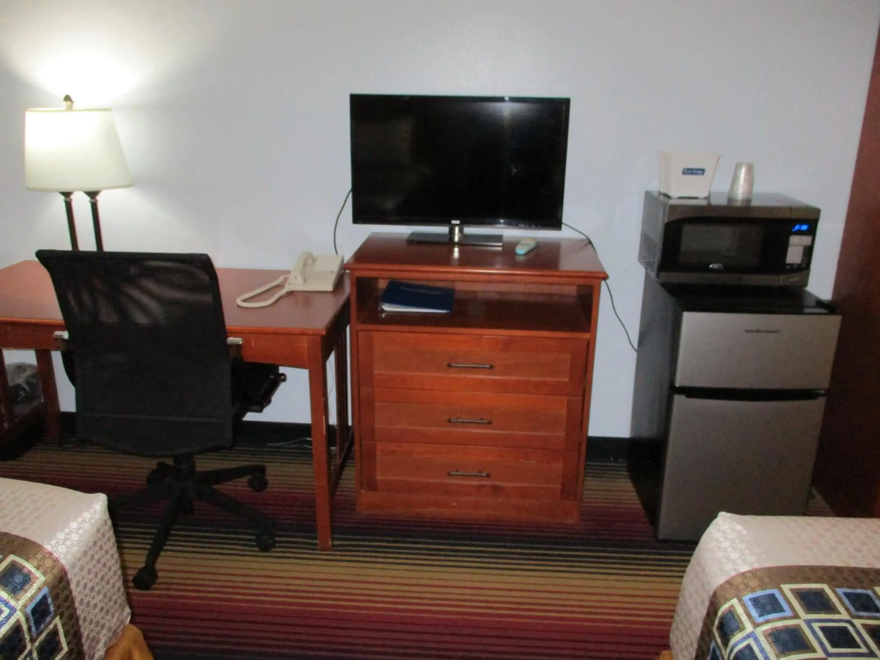 TV and multimedia, TV/Entertainment Center in Travelodge by Wyndham Spirit Lake/Okoboji