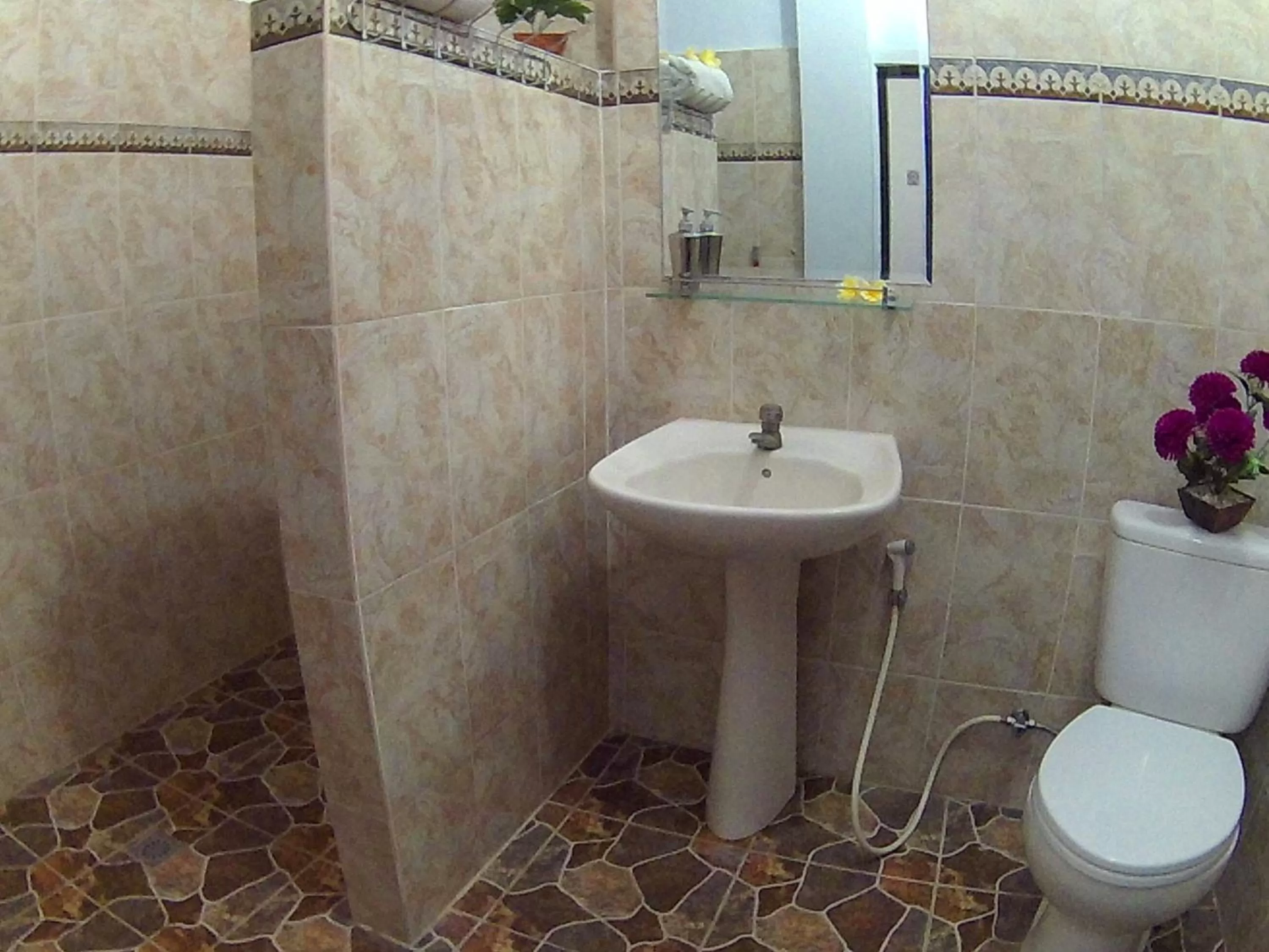 Shower in 24/7 Bed & Breakfast