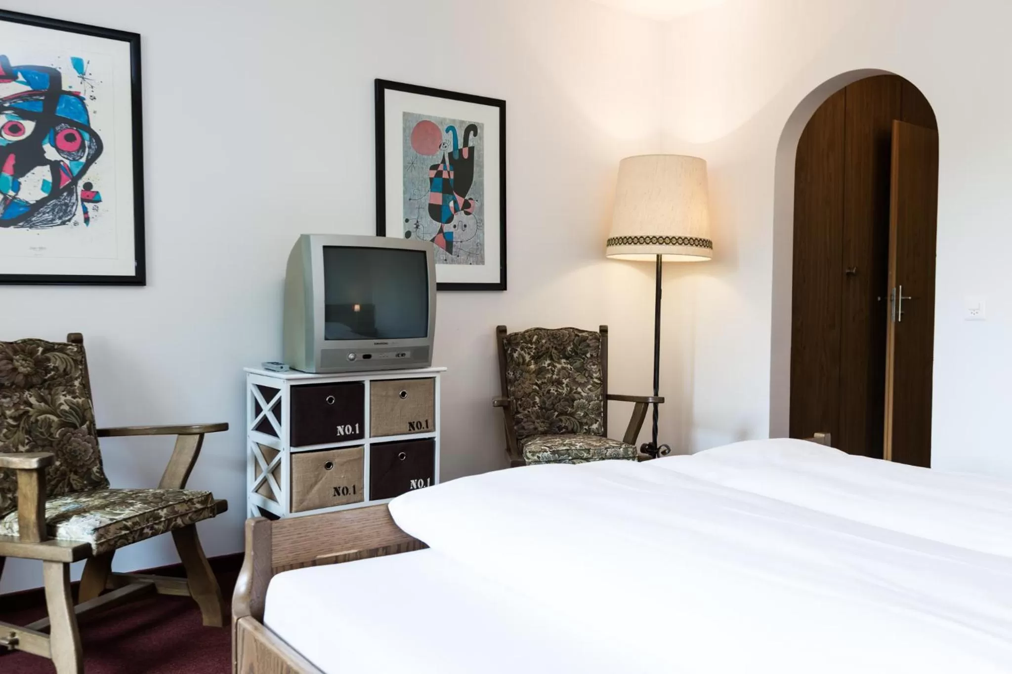 Photo of the whole room, Bed in Kurhaus Lenzerheide