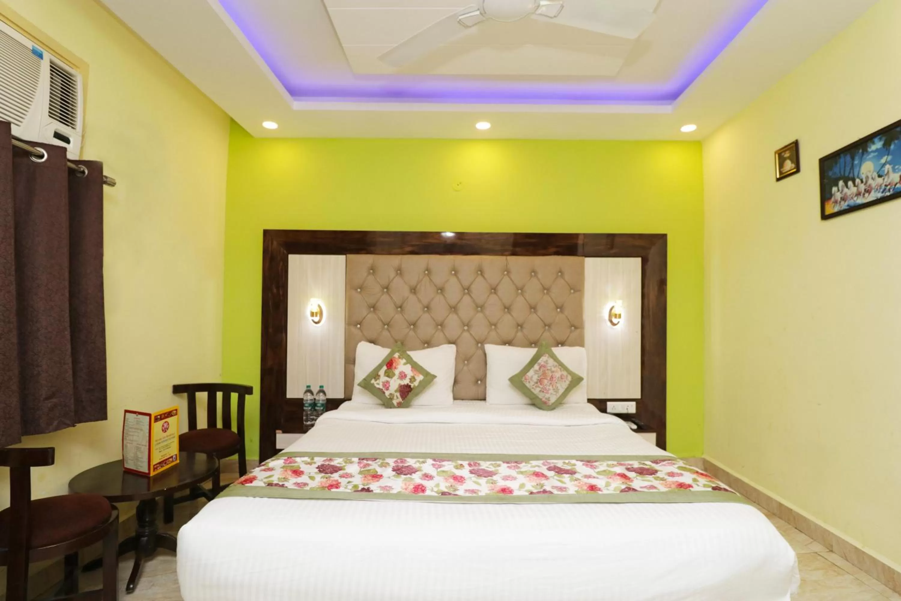 Bed in Airport Hotel Shivaka Inn