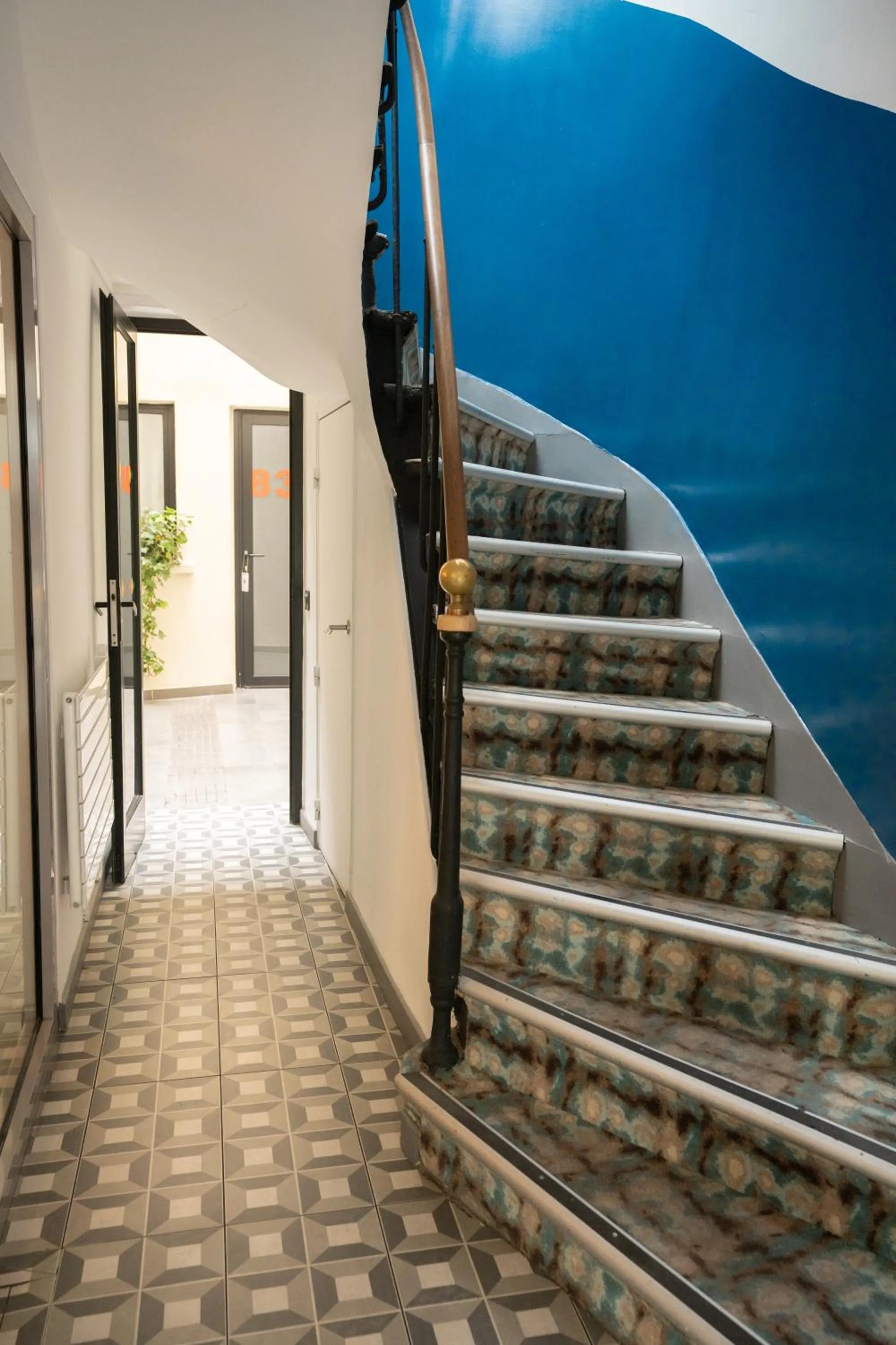 Property building in Hôtel Du Mont Dore Batignolles