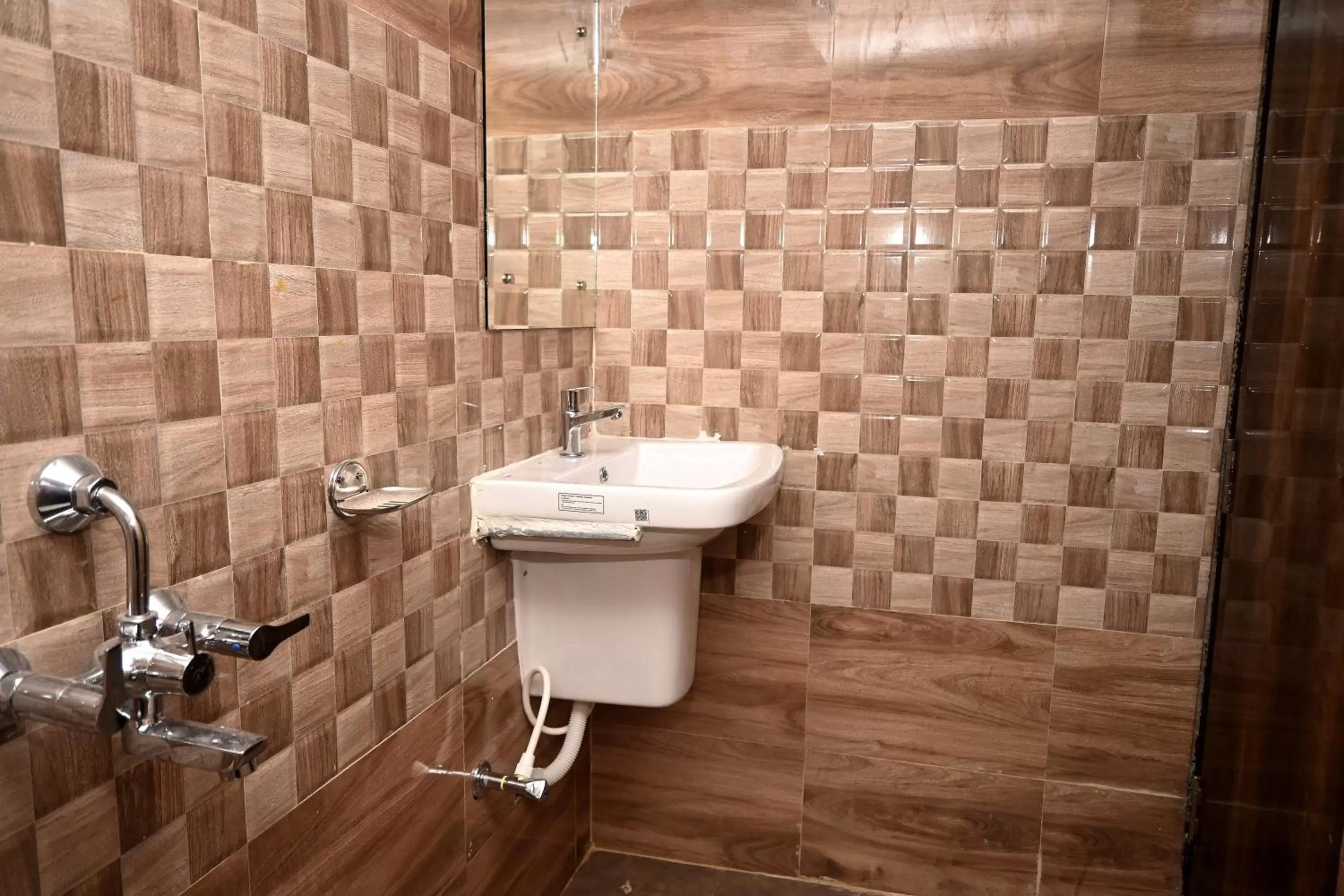 Shower, Bathroom in Royal Sea View