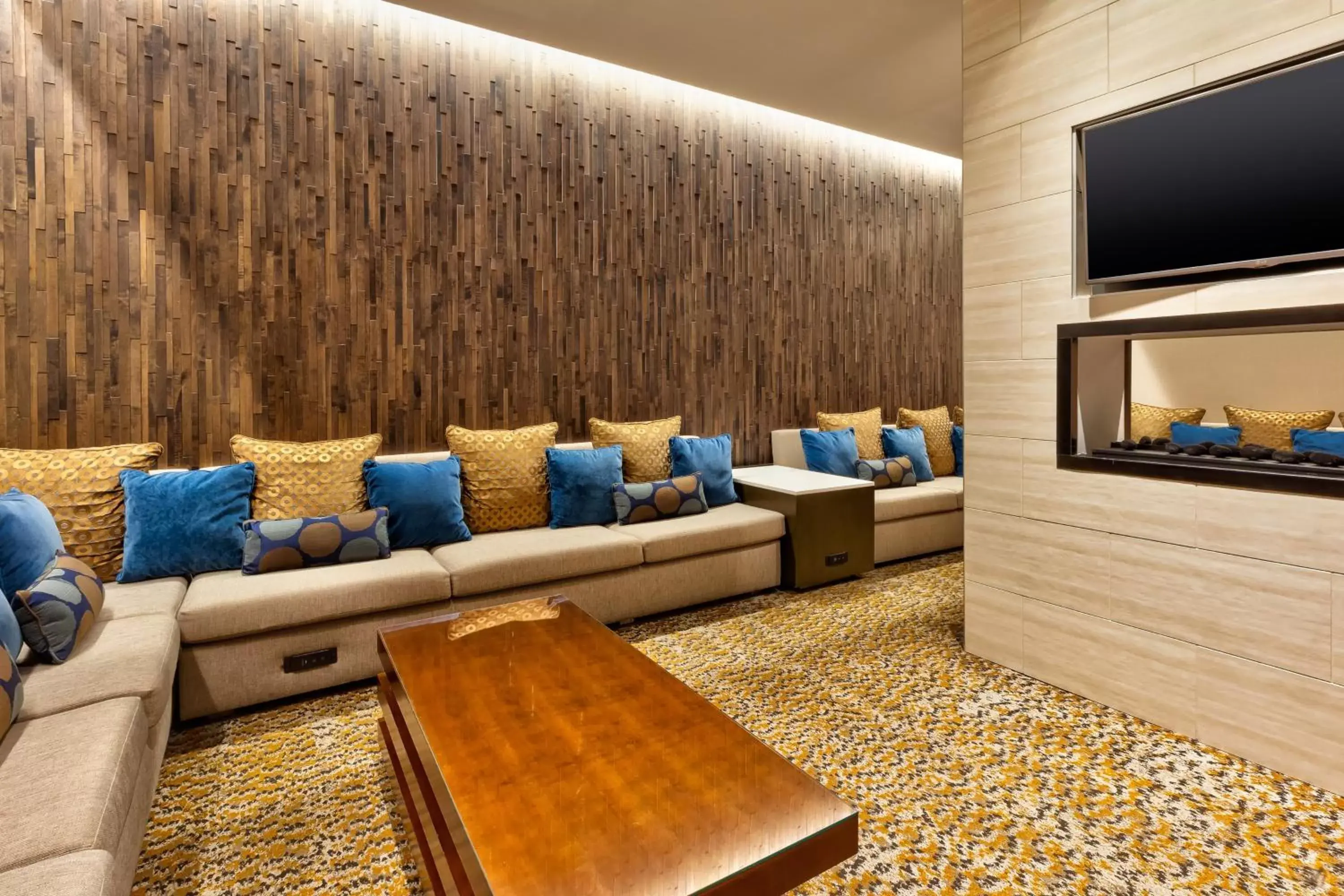 Property building in Crowne Plaza Dulles Airport by IHG Property building in Crowne Plaza Dulles Airport by IHG