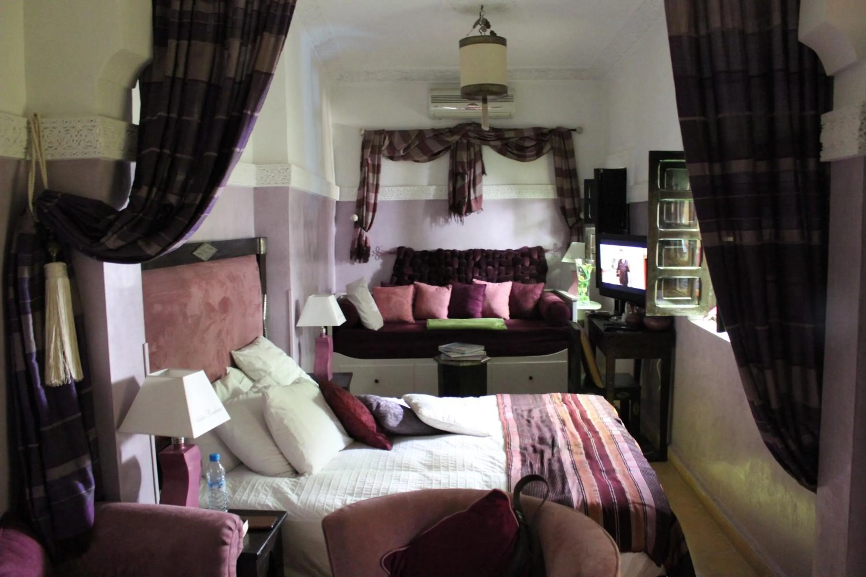 Photo of the whole room in Riad Eloise