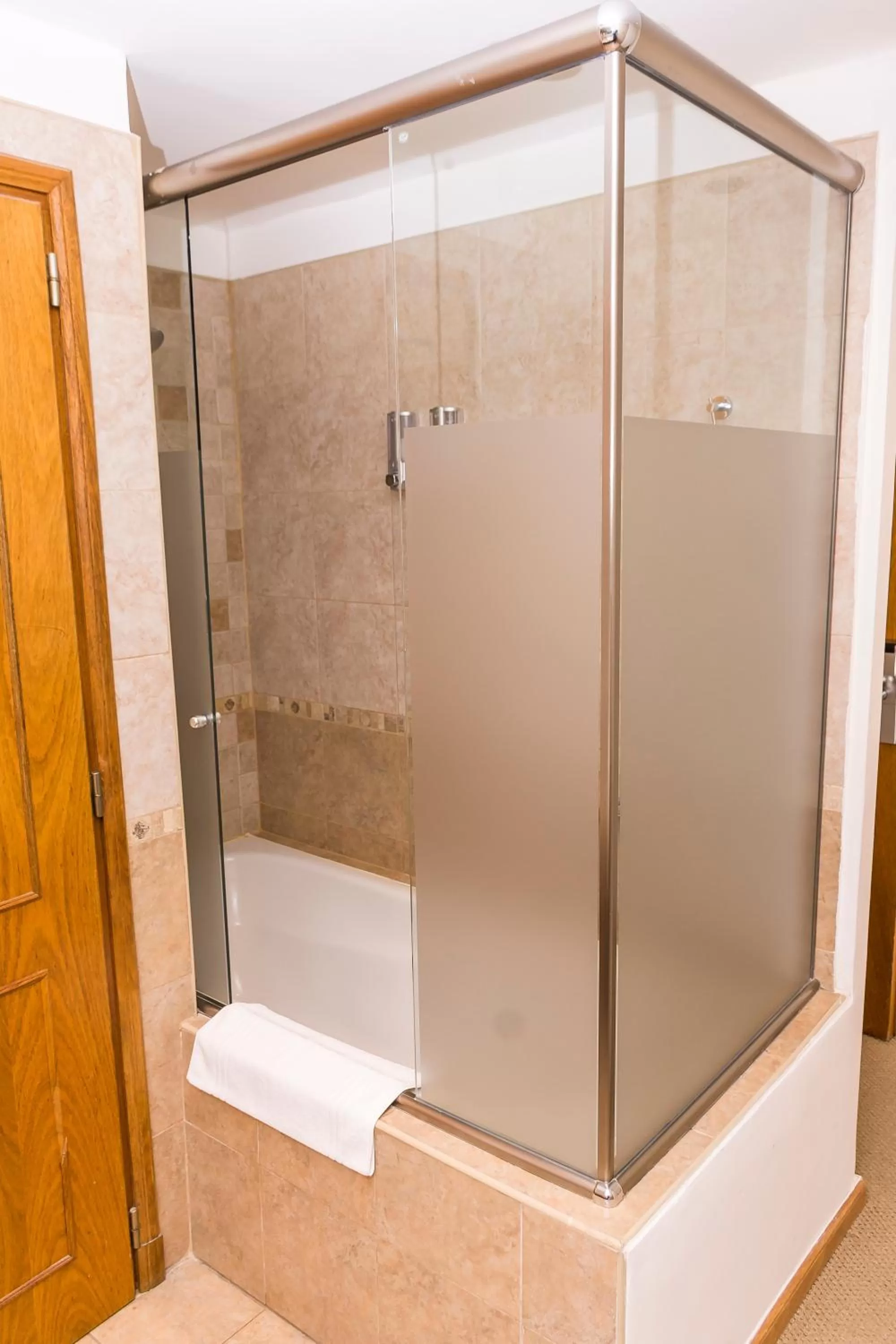 Shower in Hotel Piren