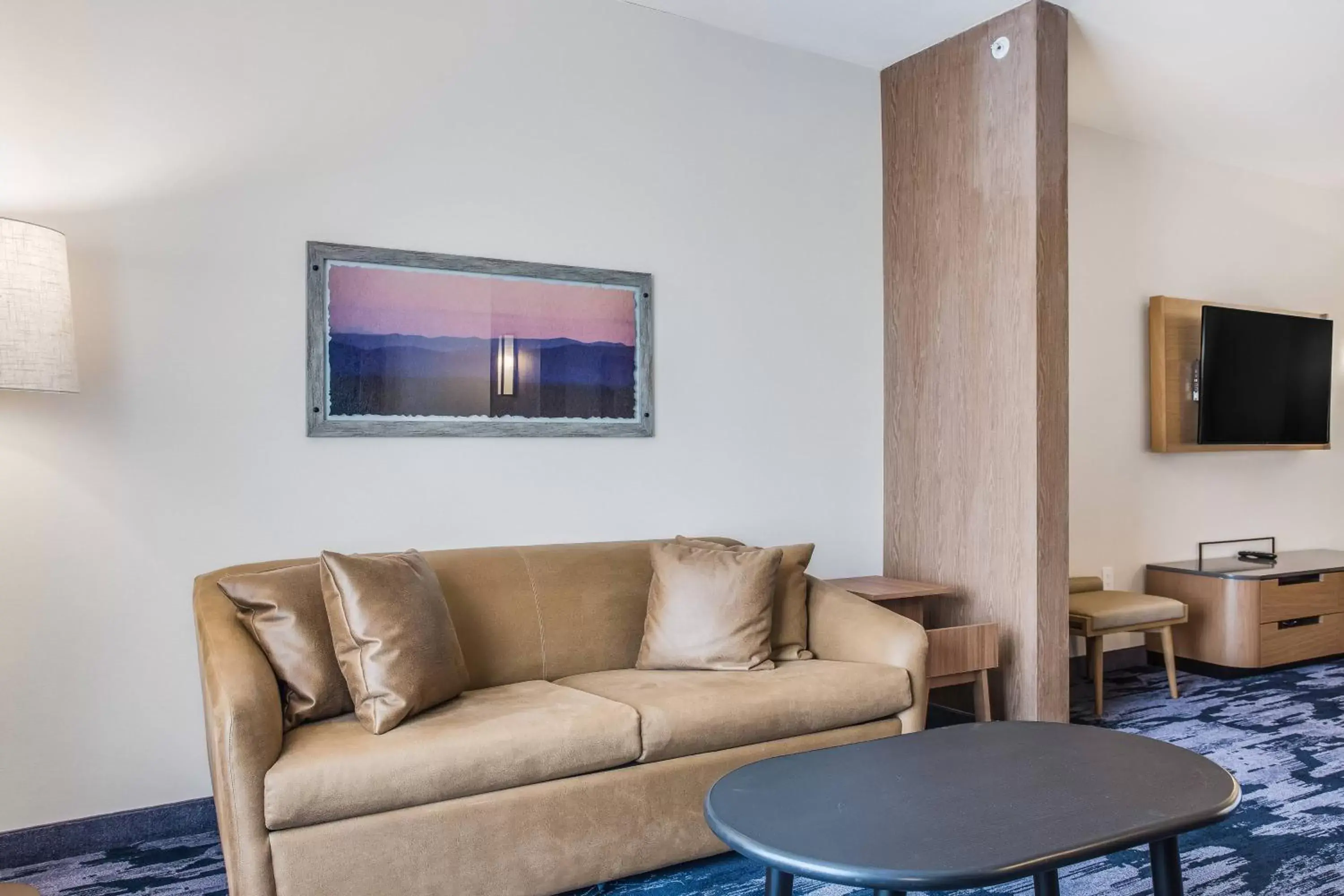 Bedroom, Seating Area in Fairfield Inn & Suites Rolla