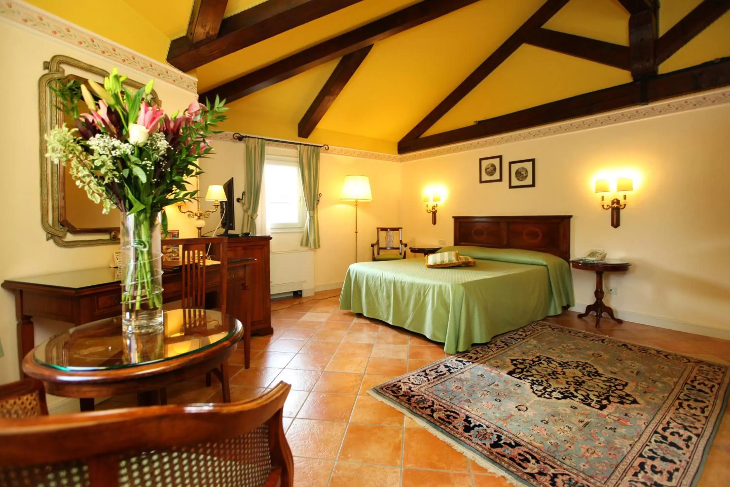 Photo of the whole room, Bed in Villa Fiorita