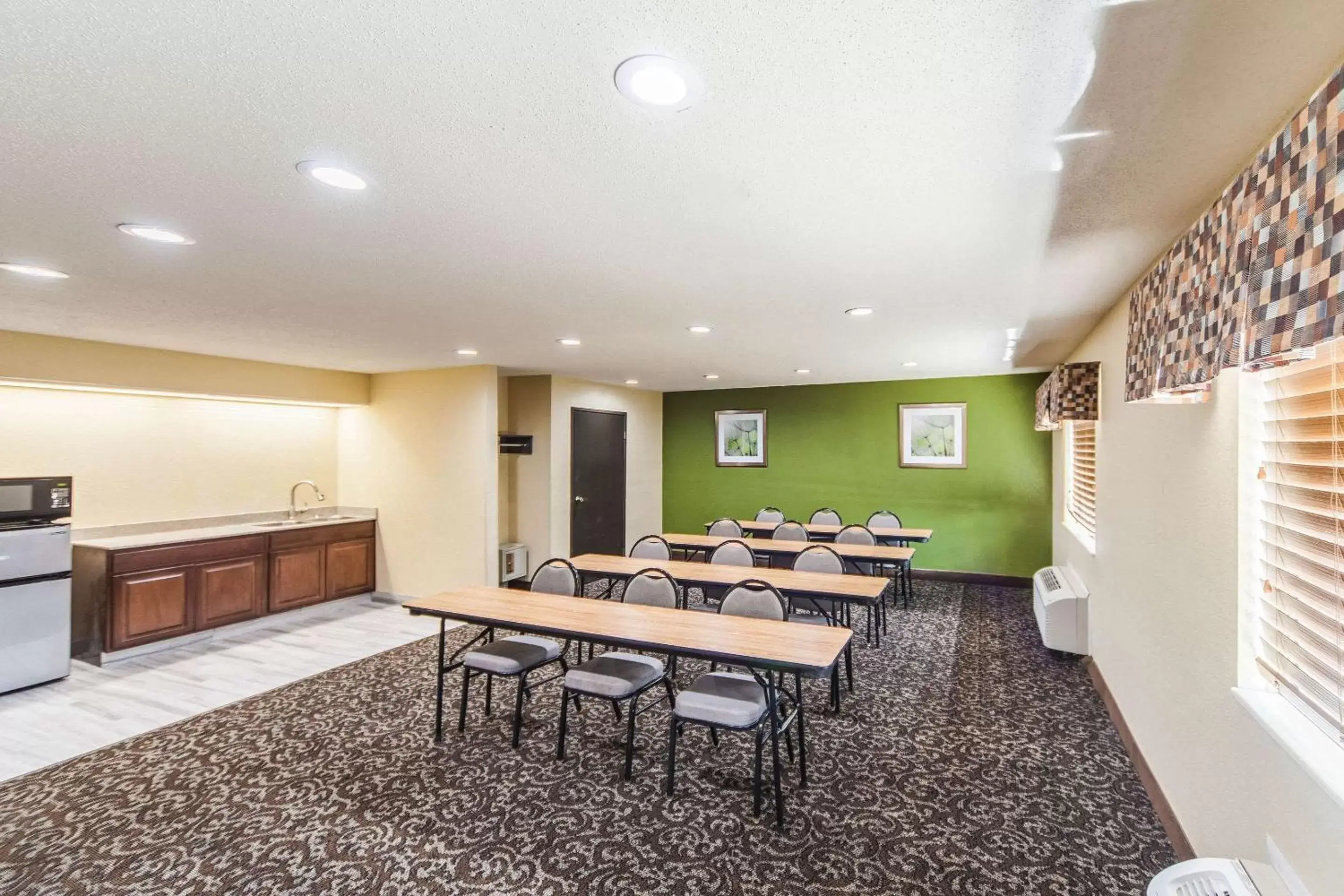 Meeting/conference room in Quality Inn Decatur near US-224