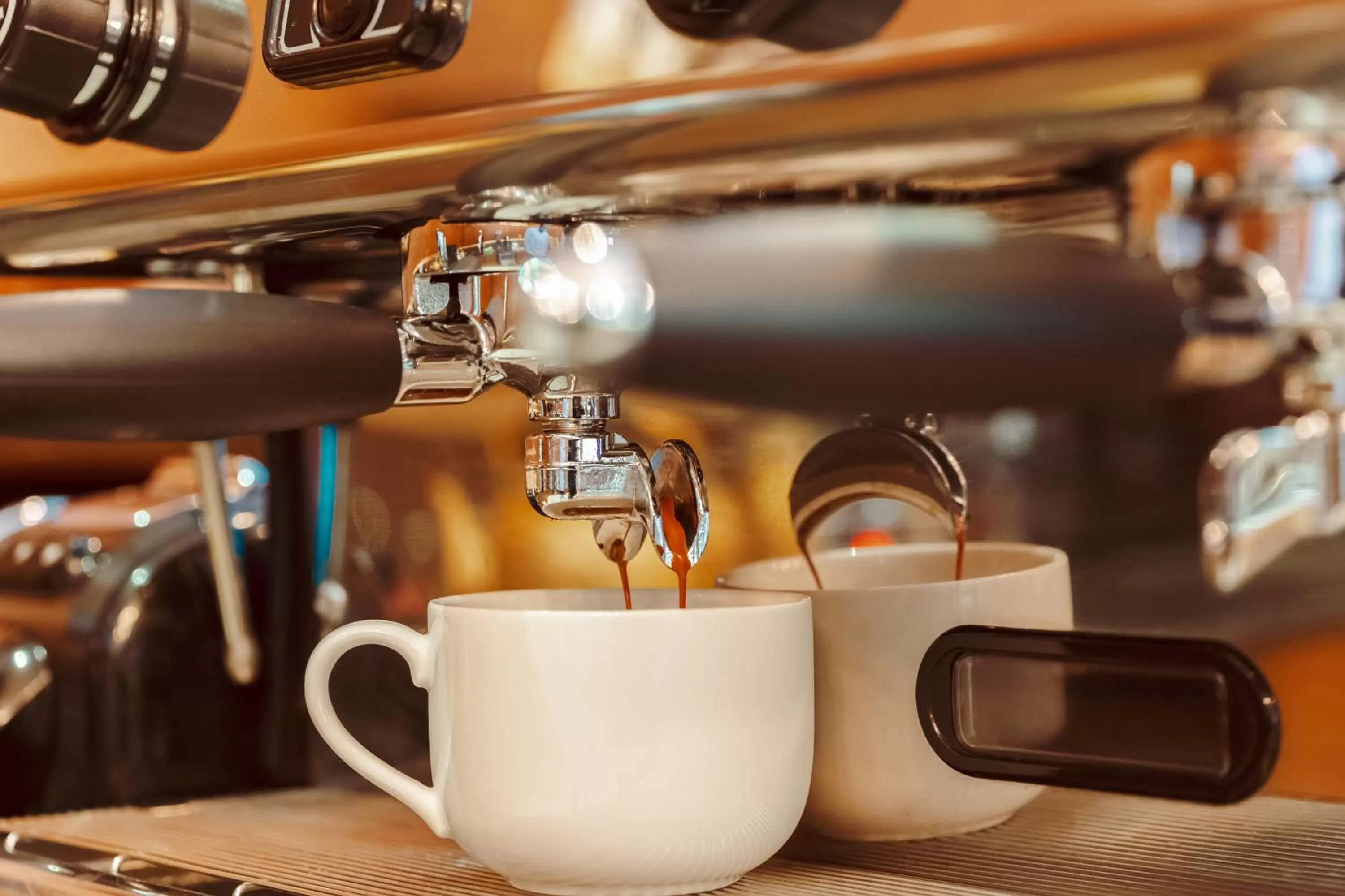 Coffee/tea facilities in Golden Ship Hotel