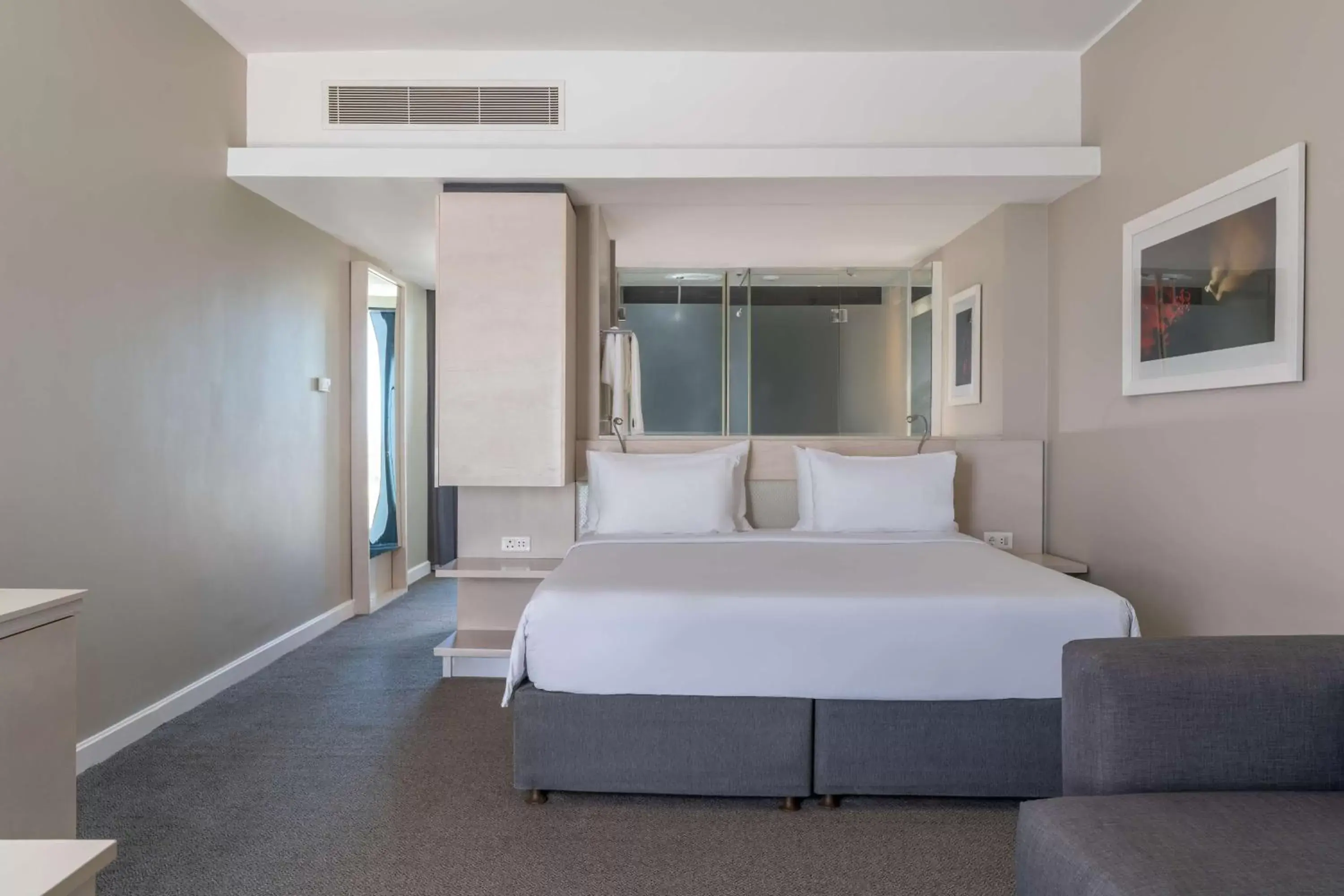 Bedroom, Bed in Radisson Blu Hotel, Port Elizabeth