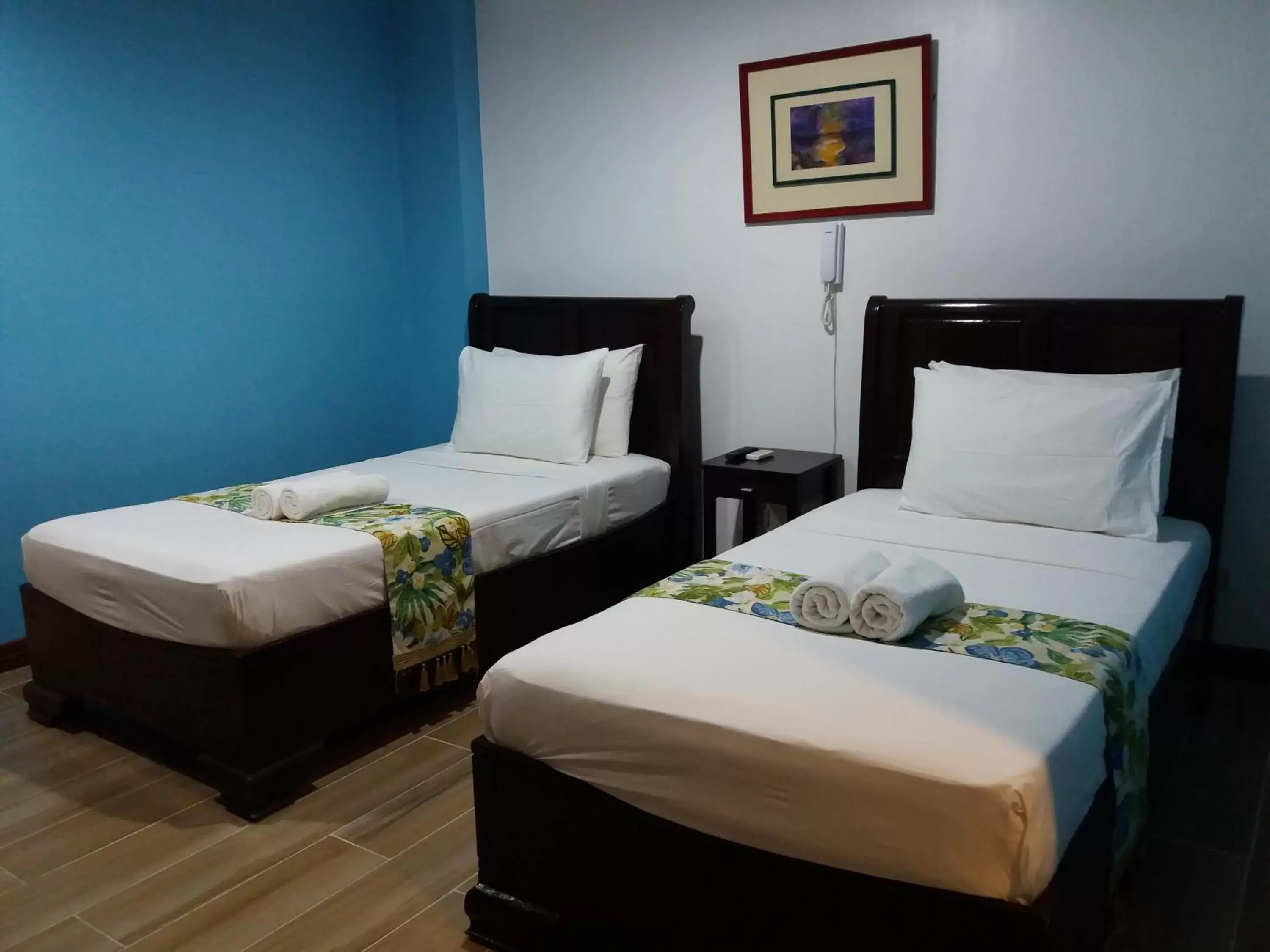 Deluxe Twin Room in One Averee Bay Hotel Deluxe Twin Room in One Averee Bay Hotel