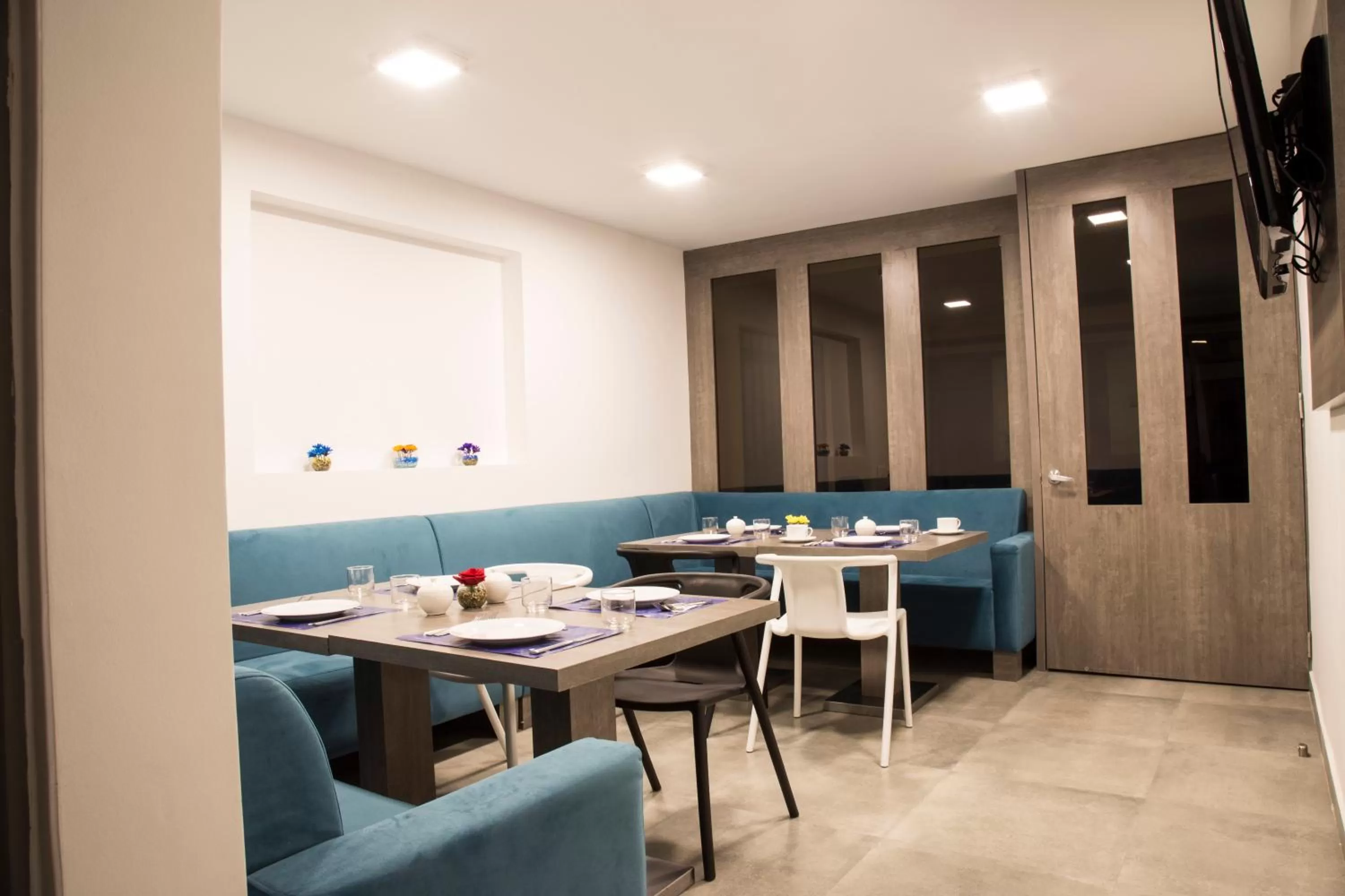 Restaurant/places to eat in Agora Suites Self-Service Boutique Hotel