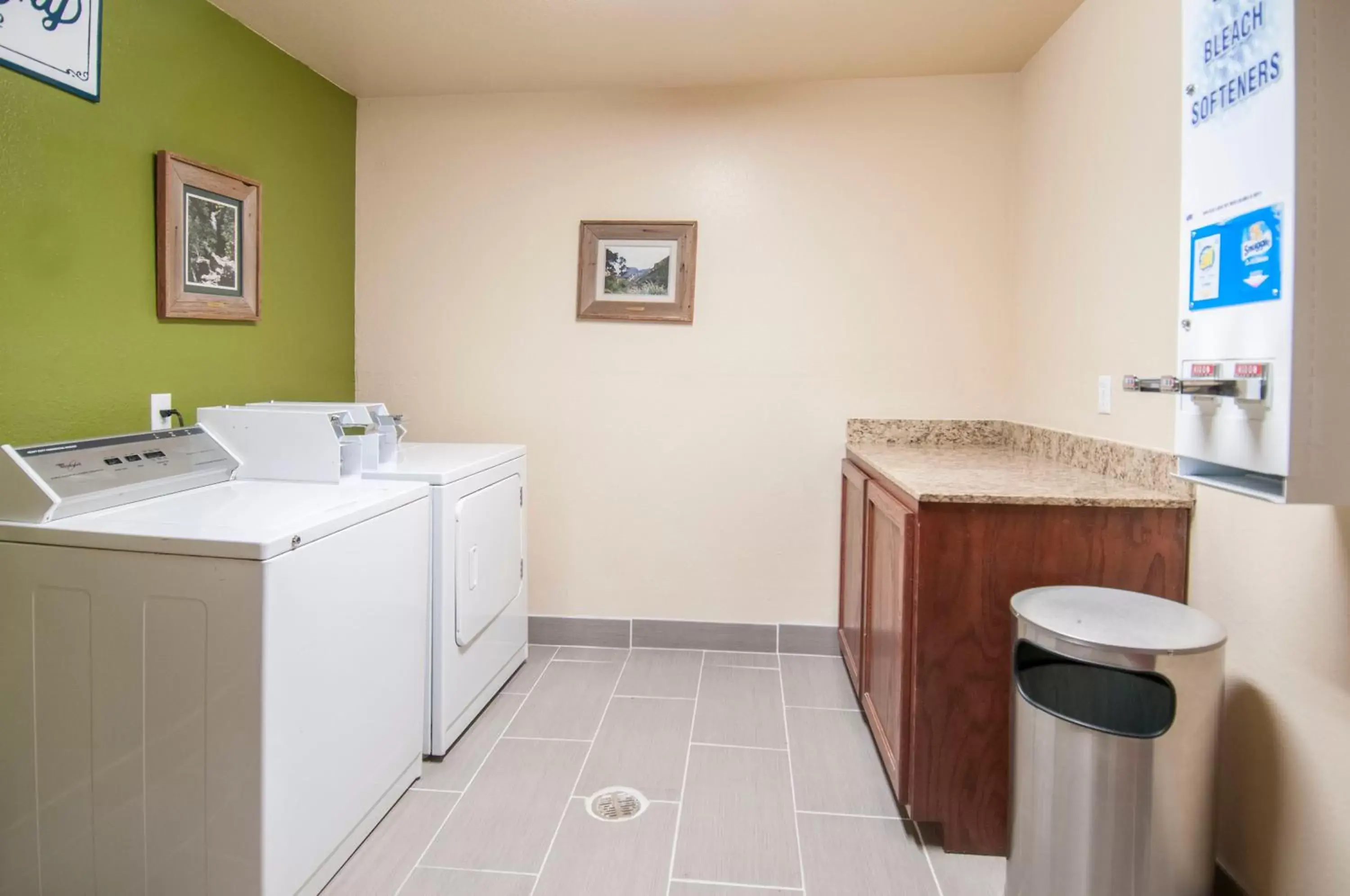 laundry, Kitchen/Kitchenette in Quality Inn Alpine