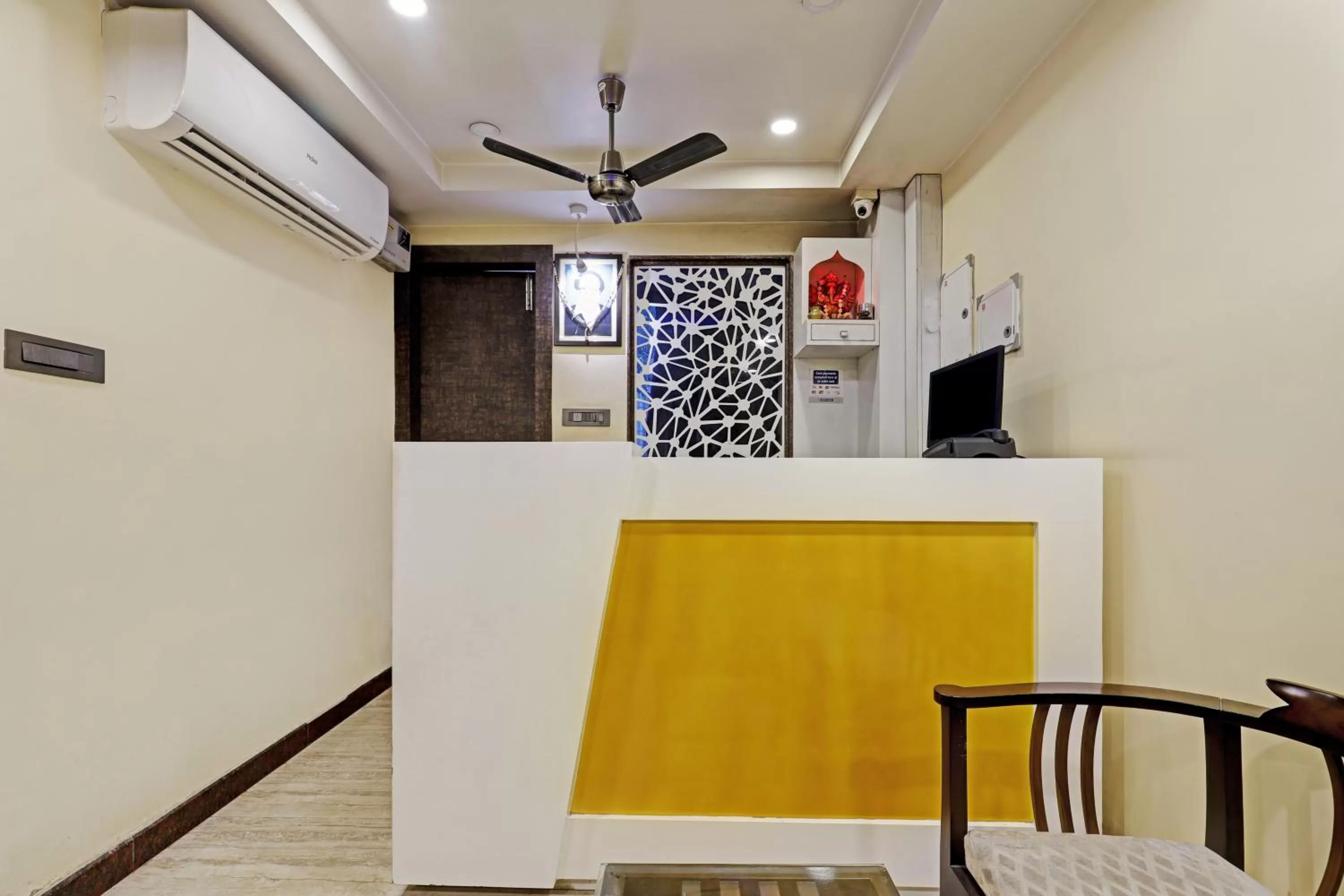 Lobby or reception in Itsy Hotels Ransu Residency