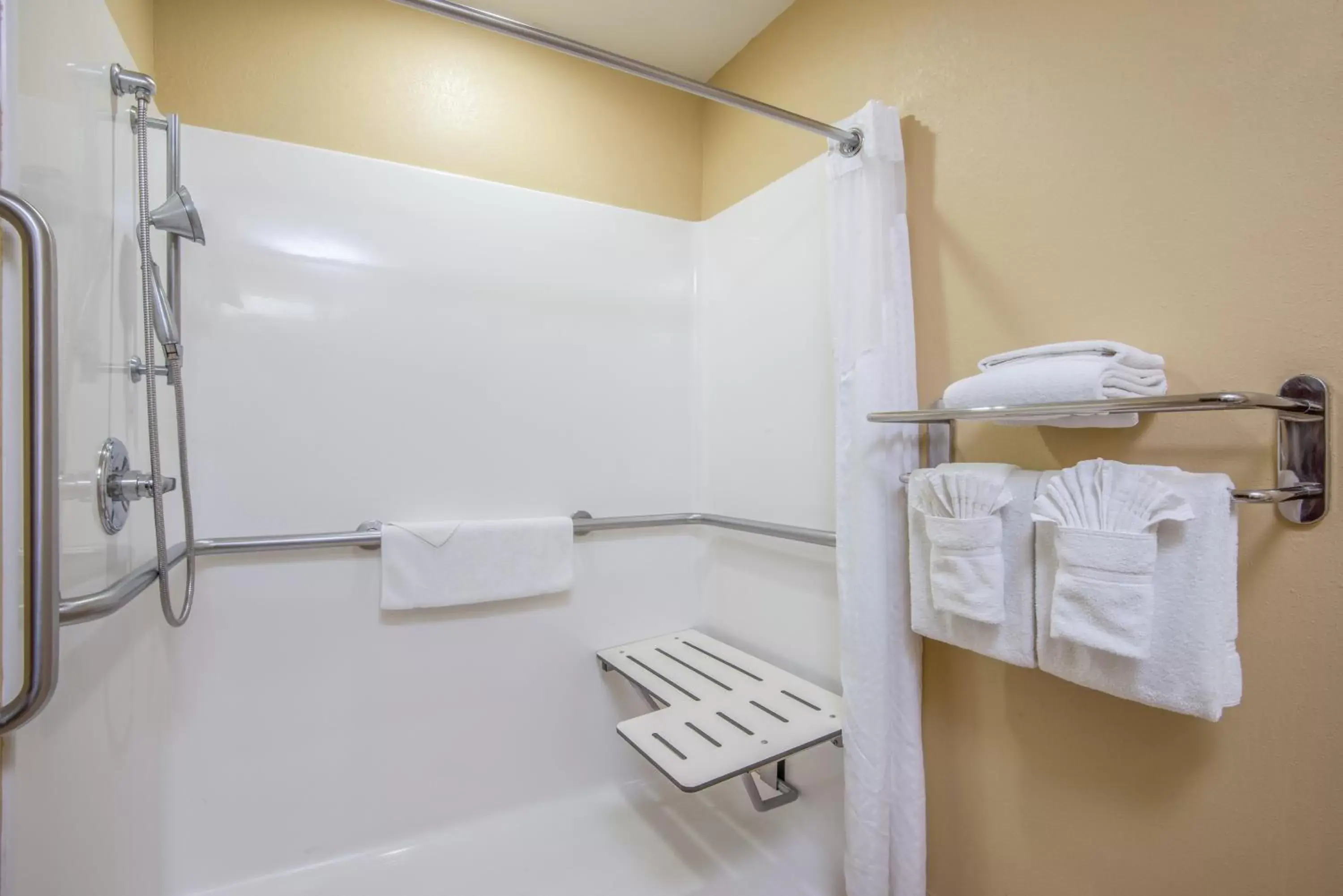 Photo of the whole room, Bathroom in Holiday Inn Express Enid-Highway 412, an IHG Hotel