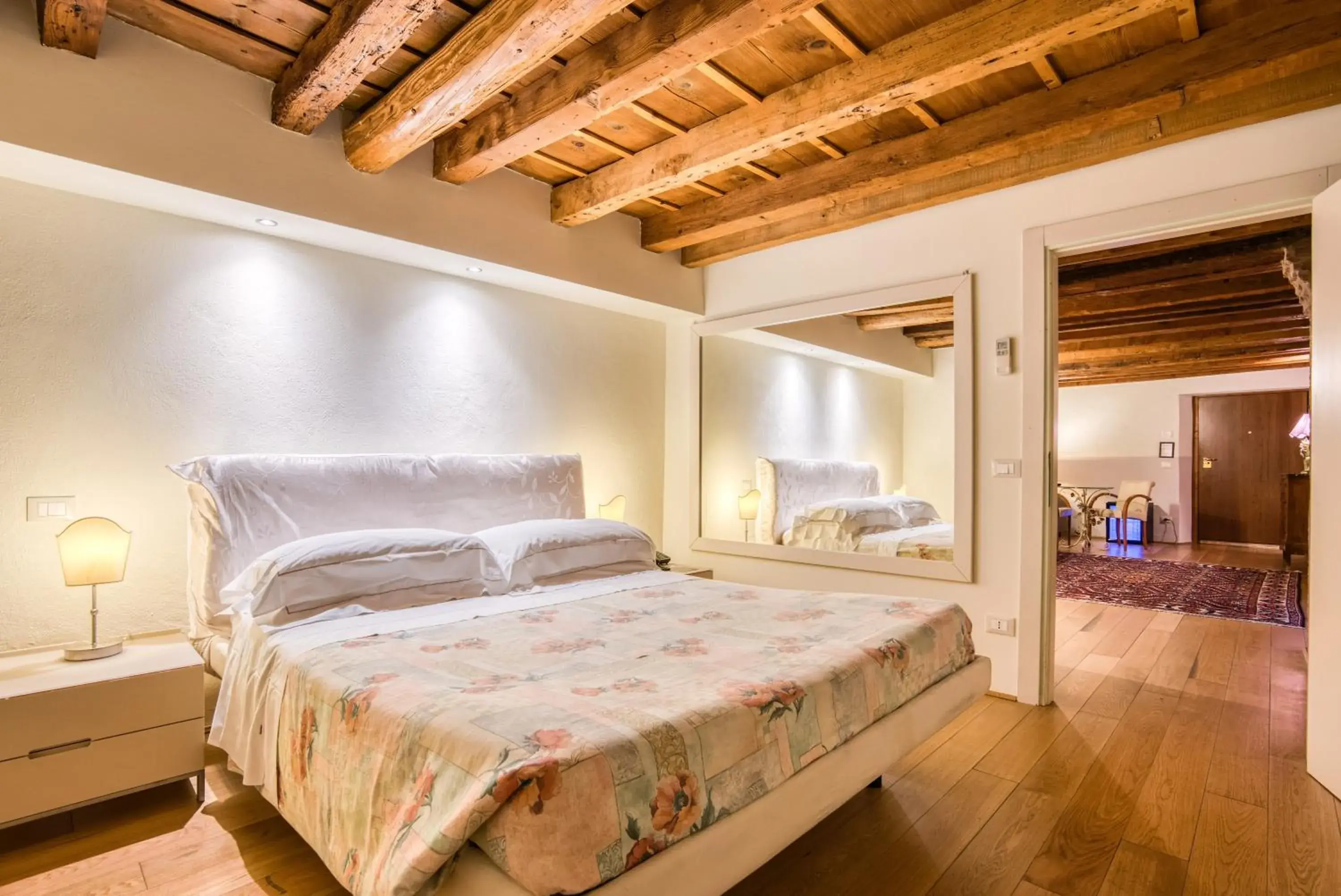 Bed in Boutique Hotel Scalzi - Adults Only