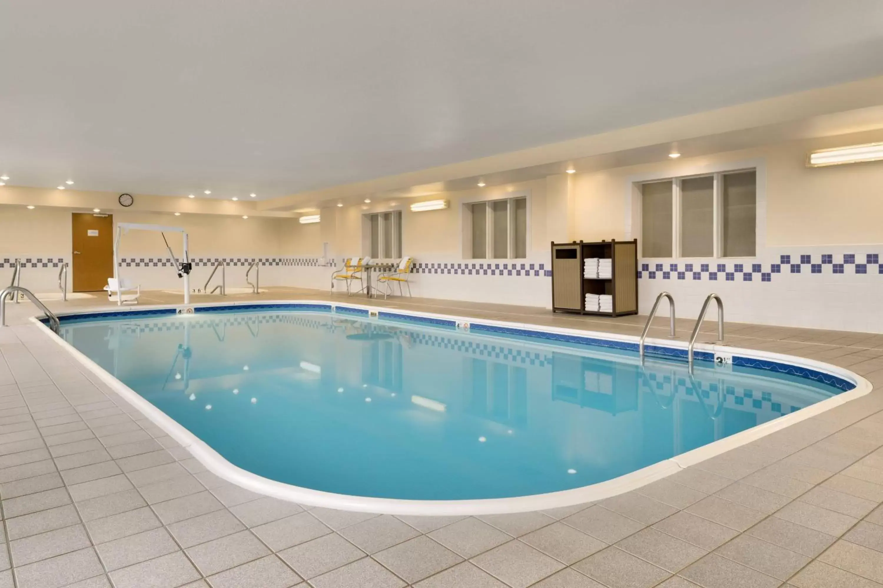 Swimming Pool in Fairfield Inn & Suites Minneapolis Bloomington/Mall of America