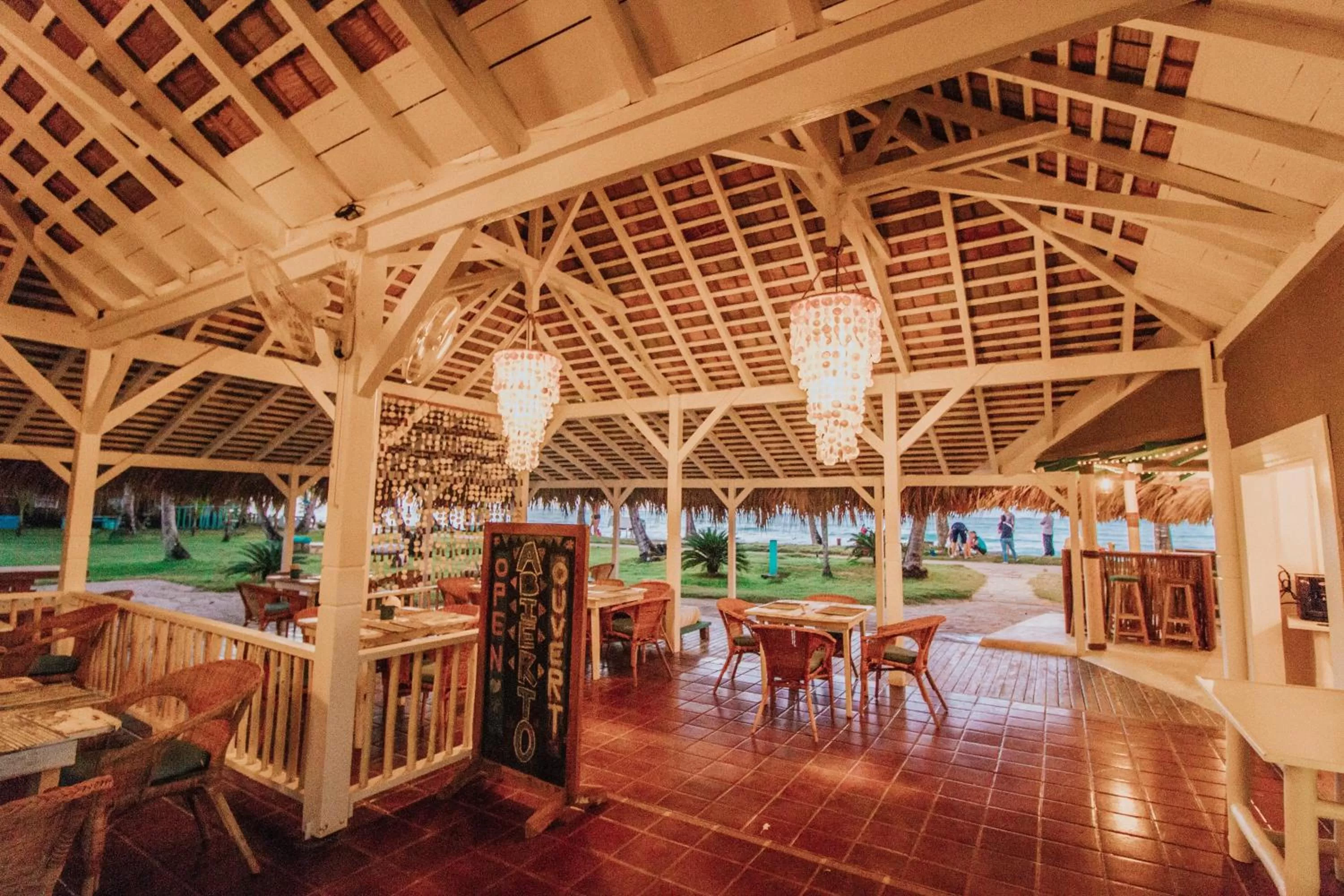 Restaurant/Places to Eat in El Mosquito Boutique Hotel Playa Bonita