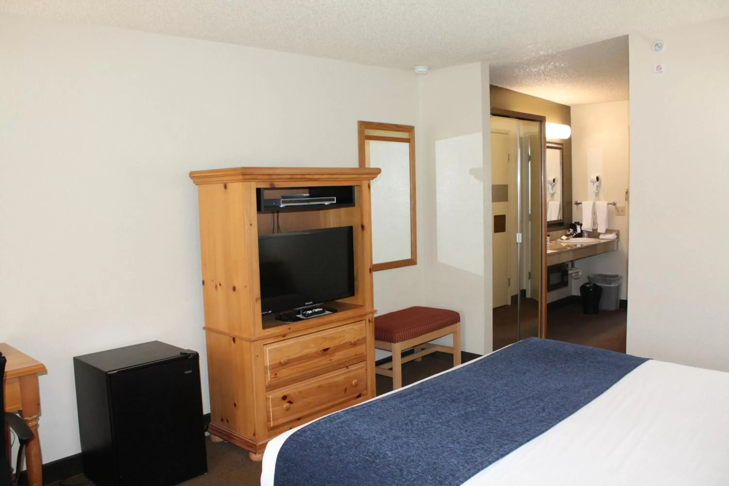 TV and multimedia, TV/Entertainment Center in Baymont by Wyndham Yakima Riverfront