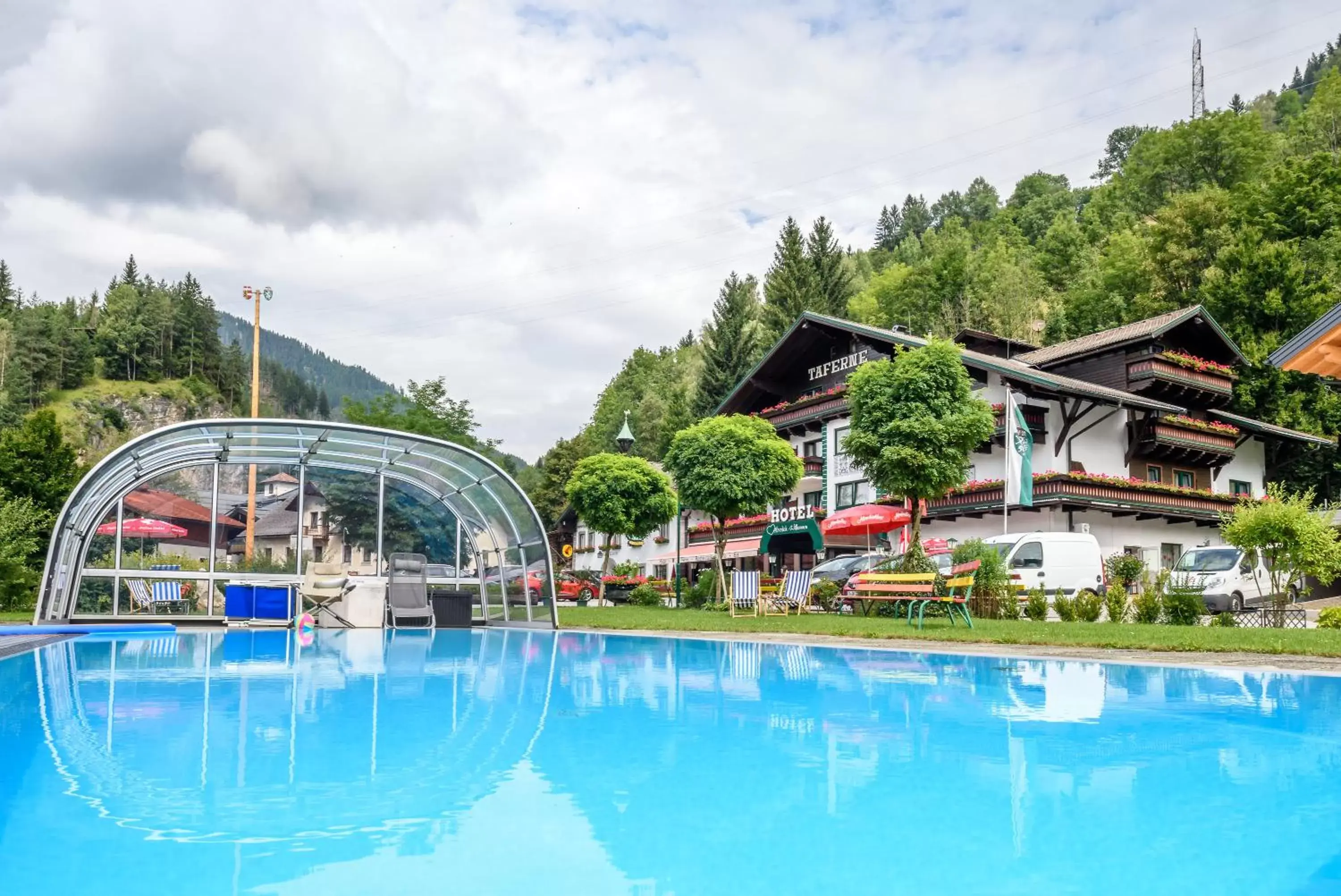 Property building, Swimming Pool in Hotel & Gasthof Taferne