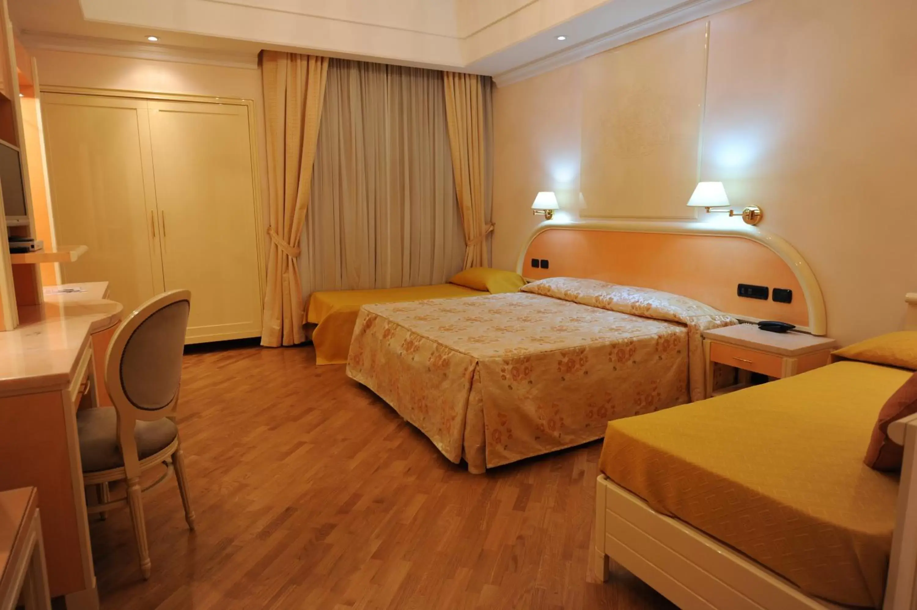 Bed in LH Hotel Domus Caesari